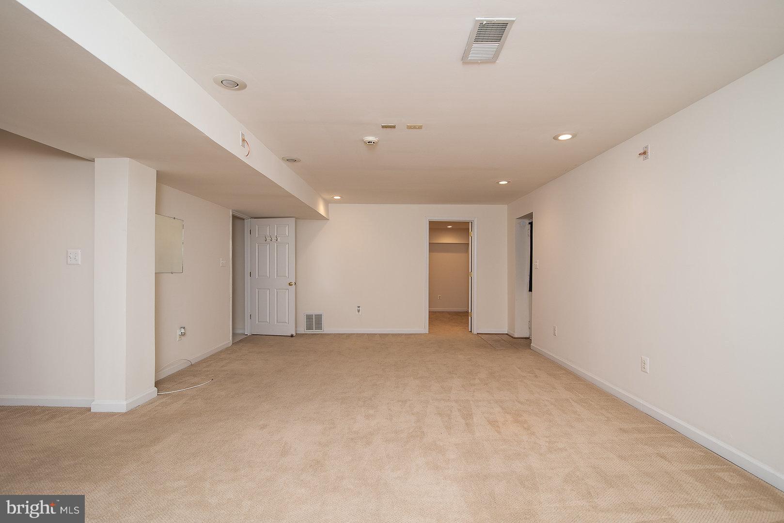 THE MANORS OF PARK RIDGE - Residential Lease