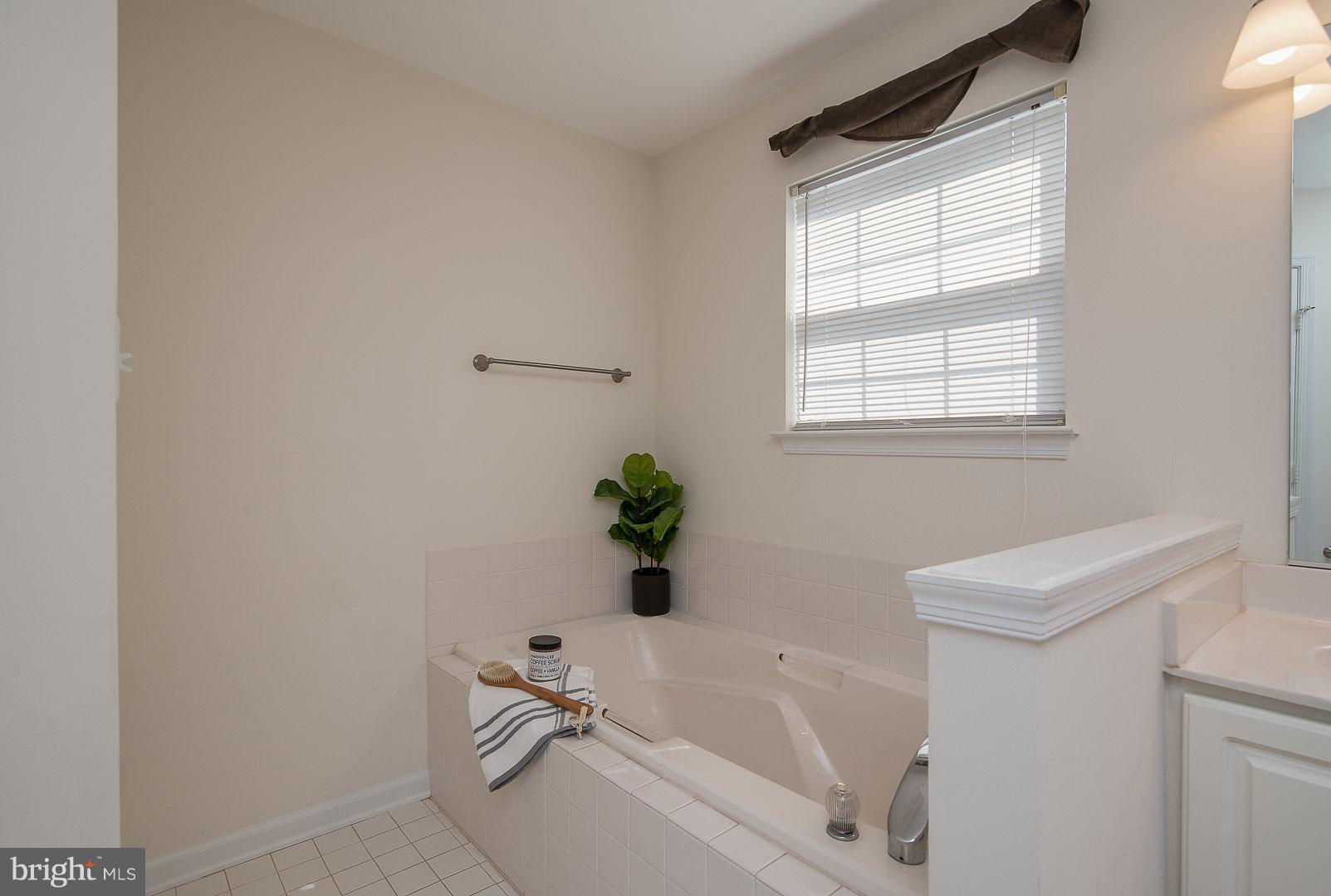 THE MANORS OF PARK RIDGE - Residential Lease