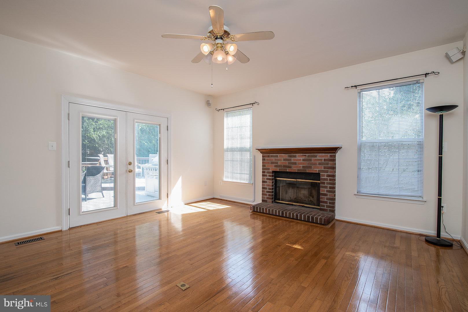 THE MANORS OF PARK RIDGE - Residential Lease