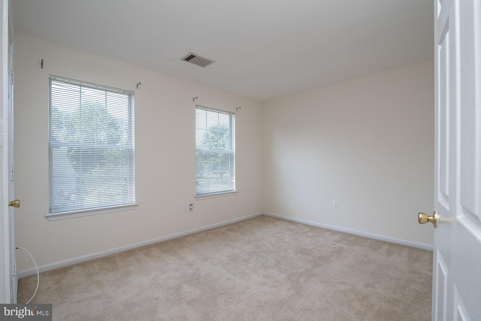 THE MANORS OF PARK RIDGE - Residential Lease