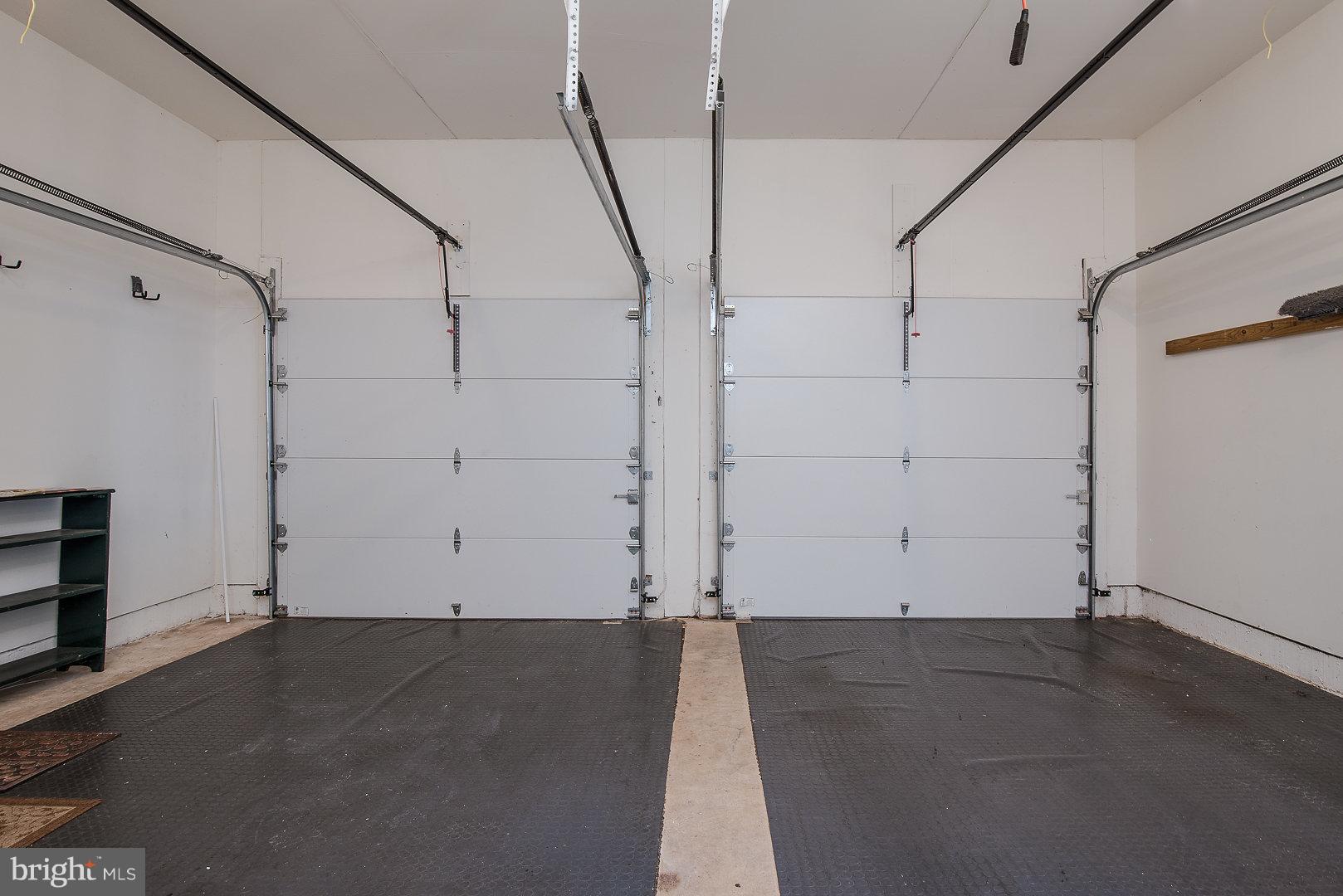 THE MANORS OF PARK RIDGE - Residential Lease