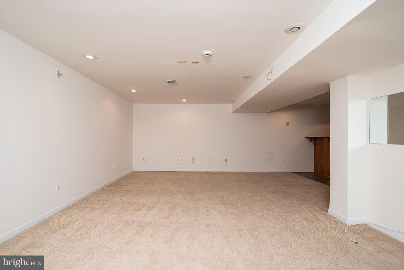 THE MANORS OF PARK RIDGE - Residential Lease