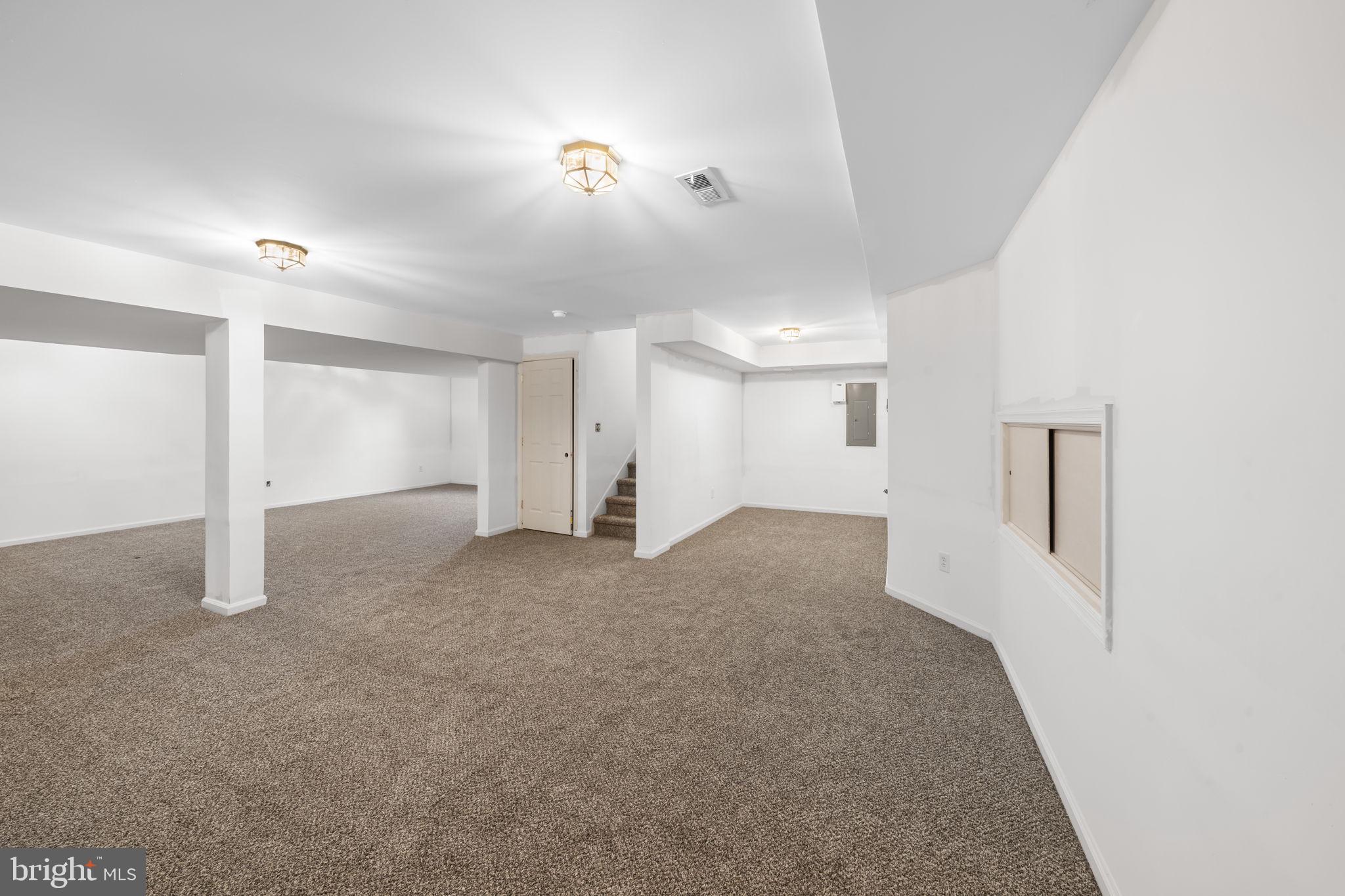 OAK CREEK - Residential