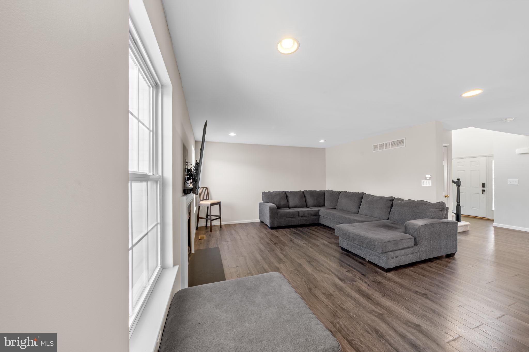 OAK CREEK - Residential