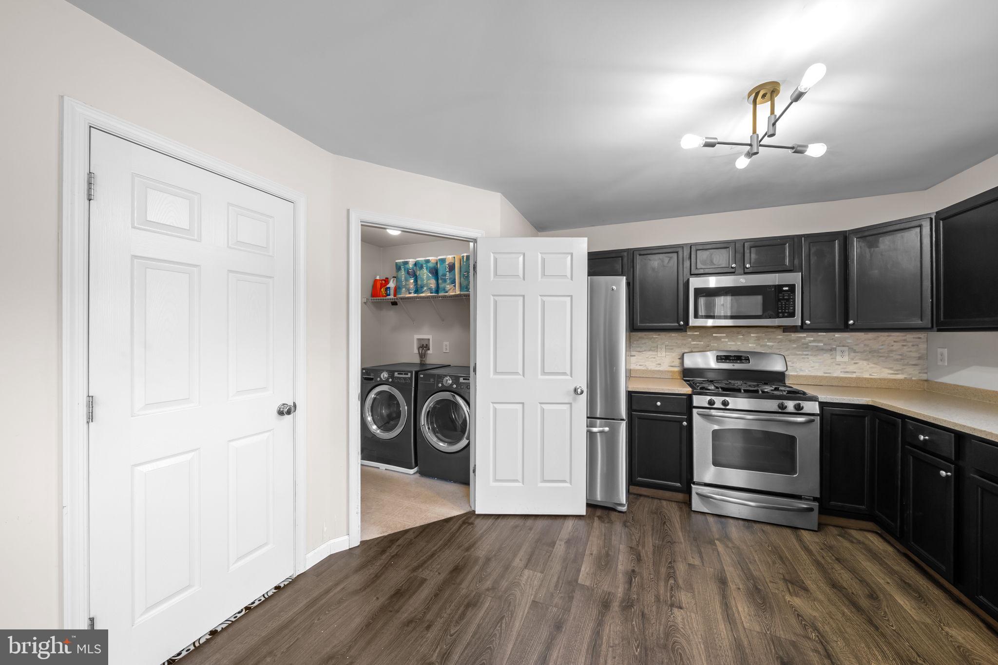 OAK CREEK - Residential