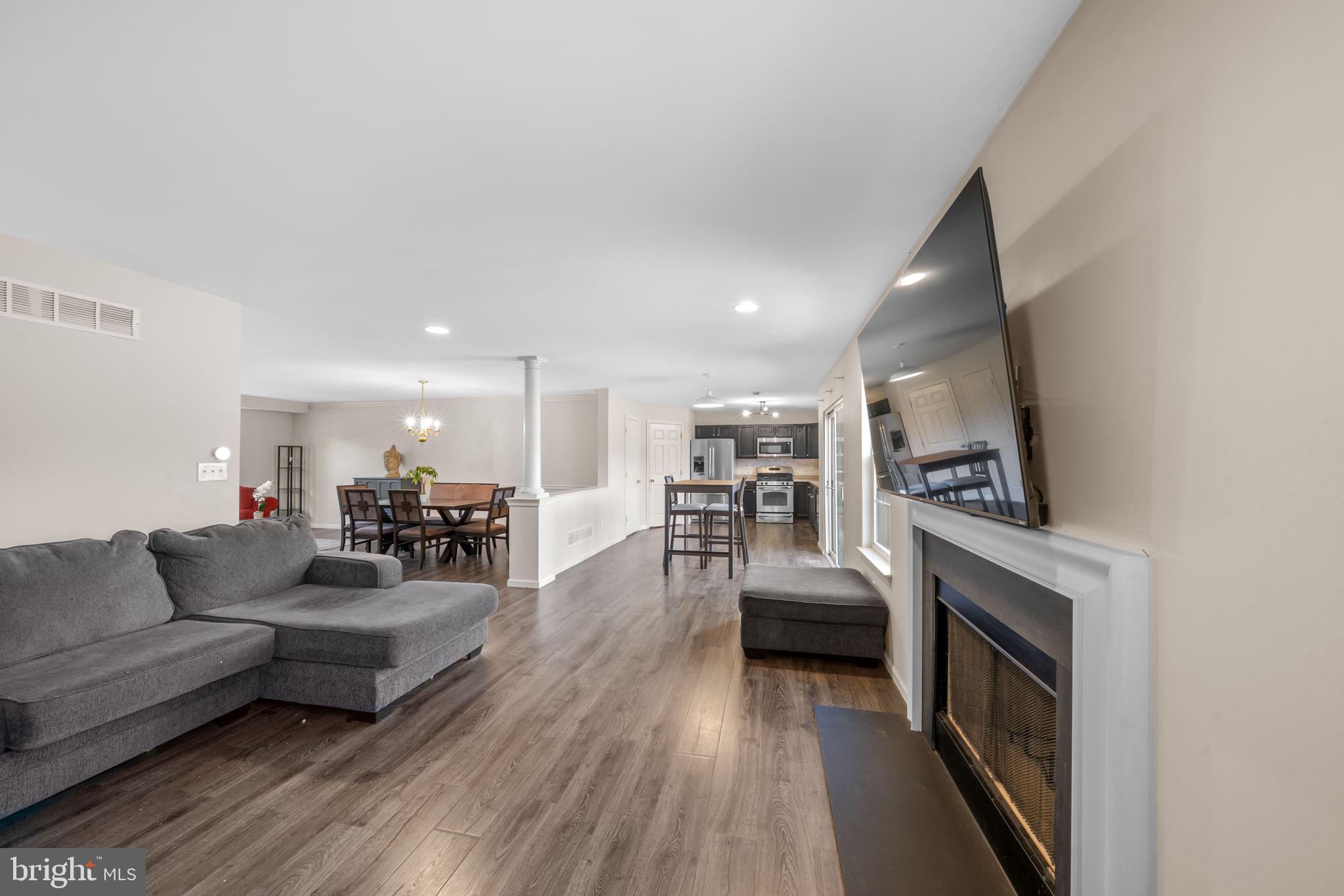 OAK CREEK - Residential