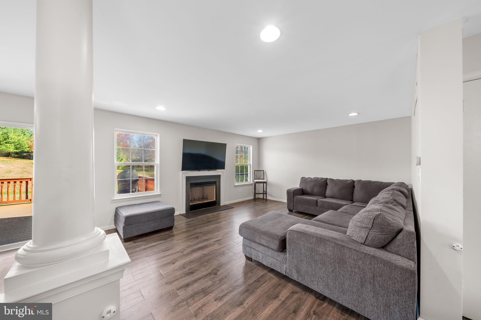 OAK CREEK - Residential