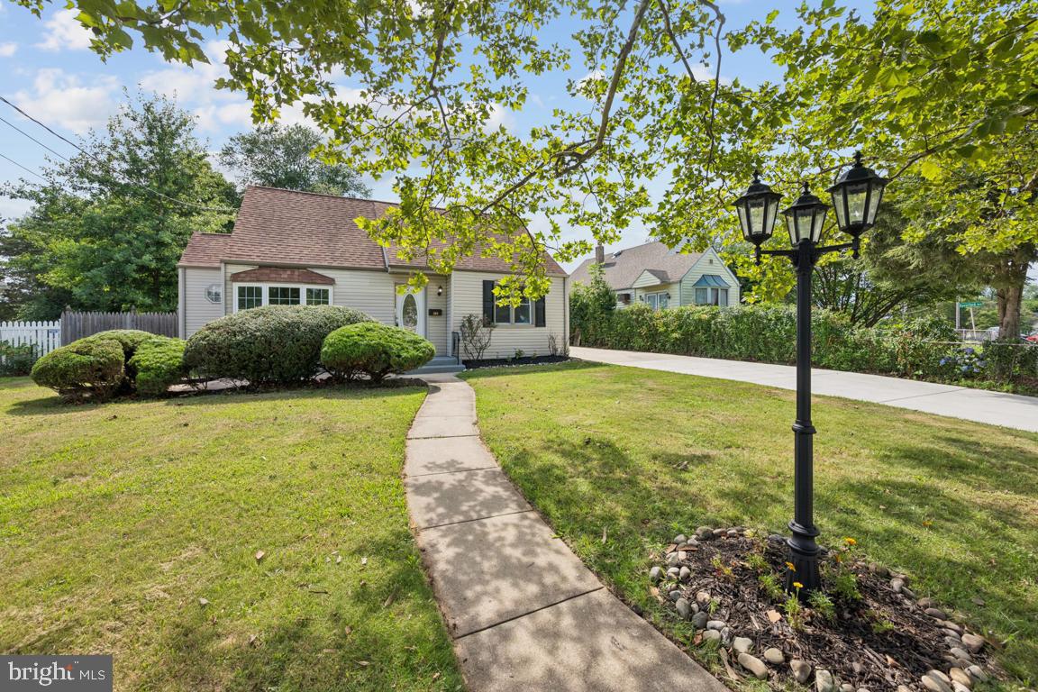 205 LINDSEY AVENUE