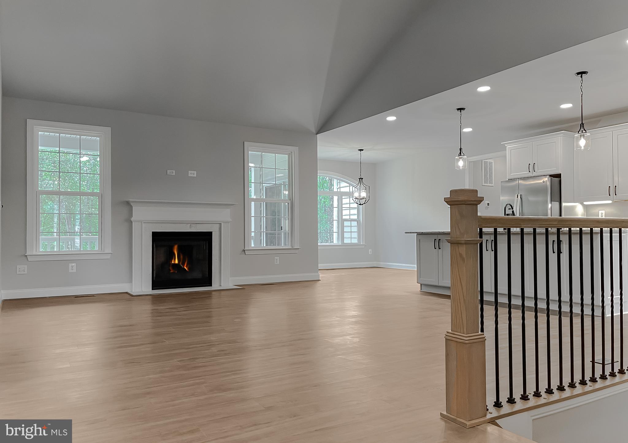 PRESIDENTIAL LAKES - Residential