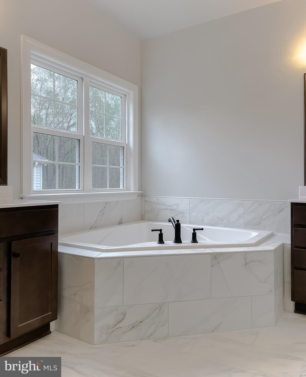 PRESIDENTIAL LAKES - Residential