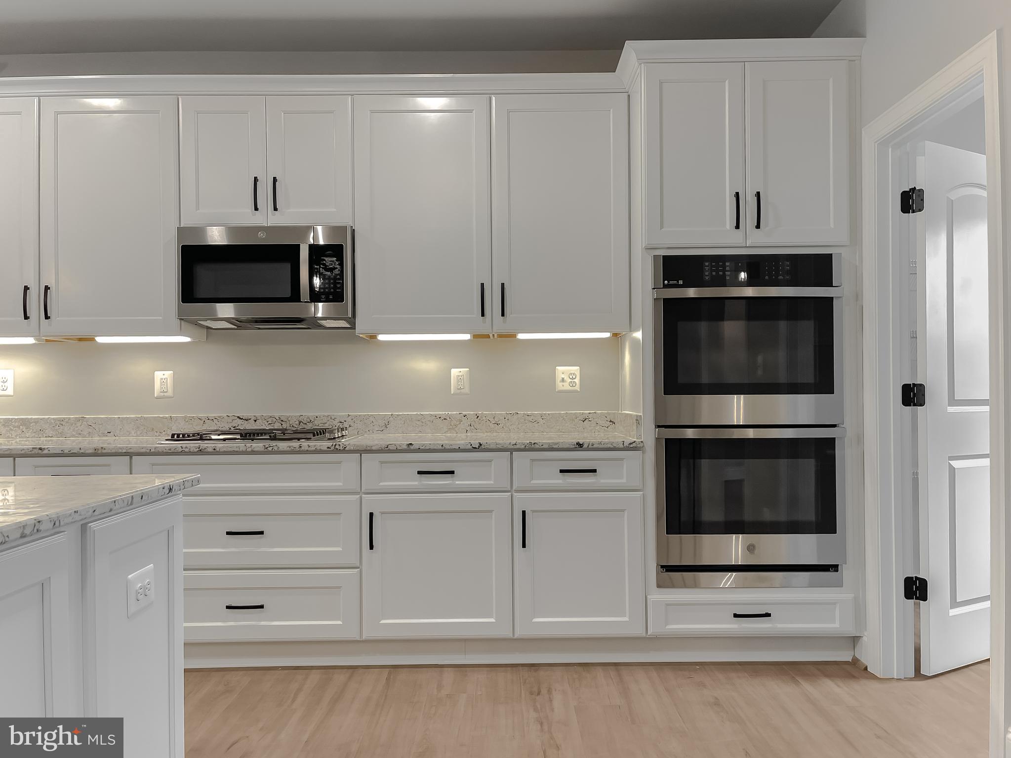 PRESIDENTIAL LAKES - Residential