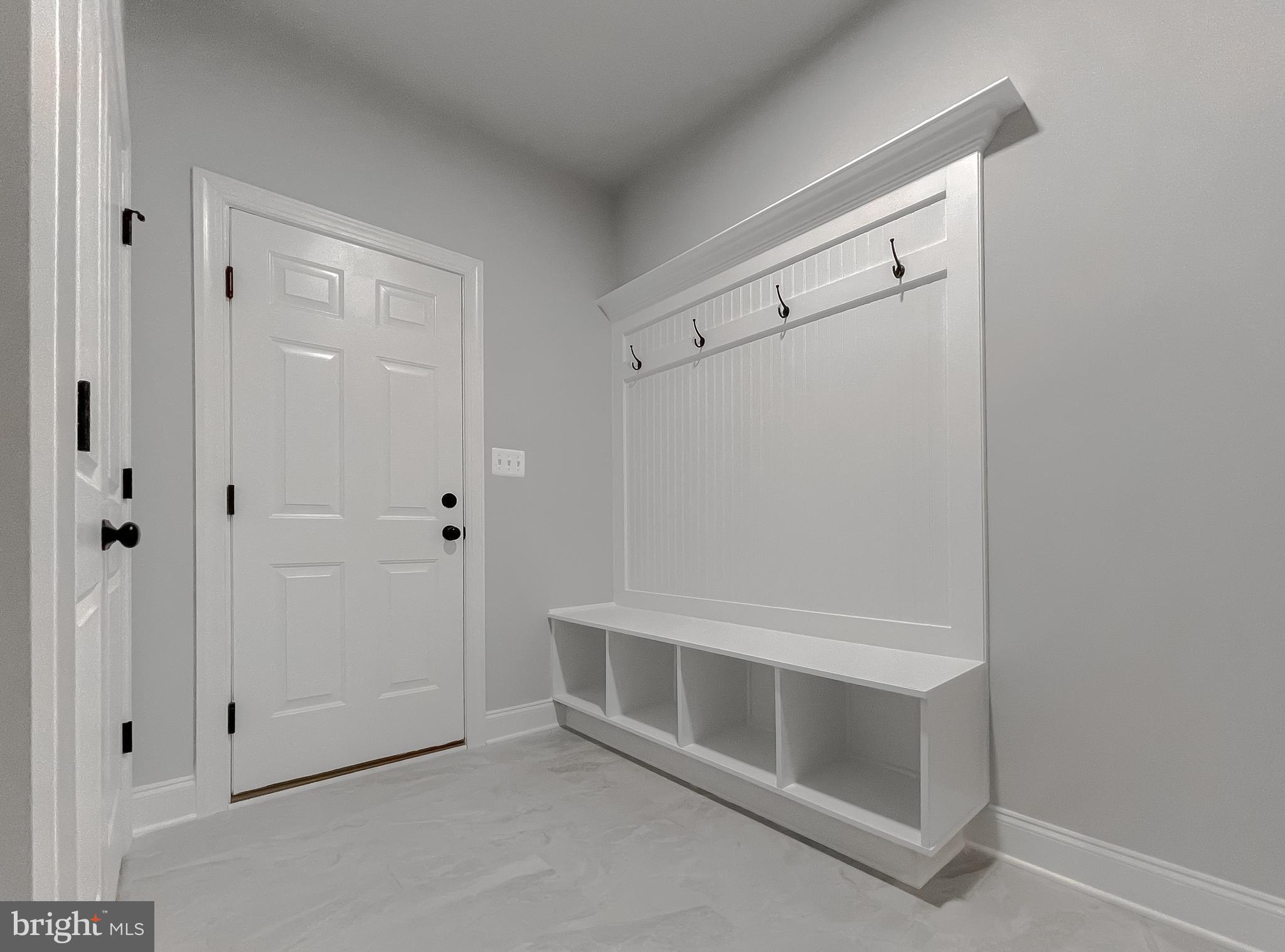 PRESIDENTIAL LAKES - Residential