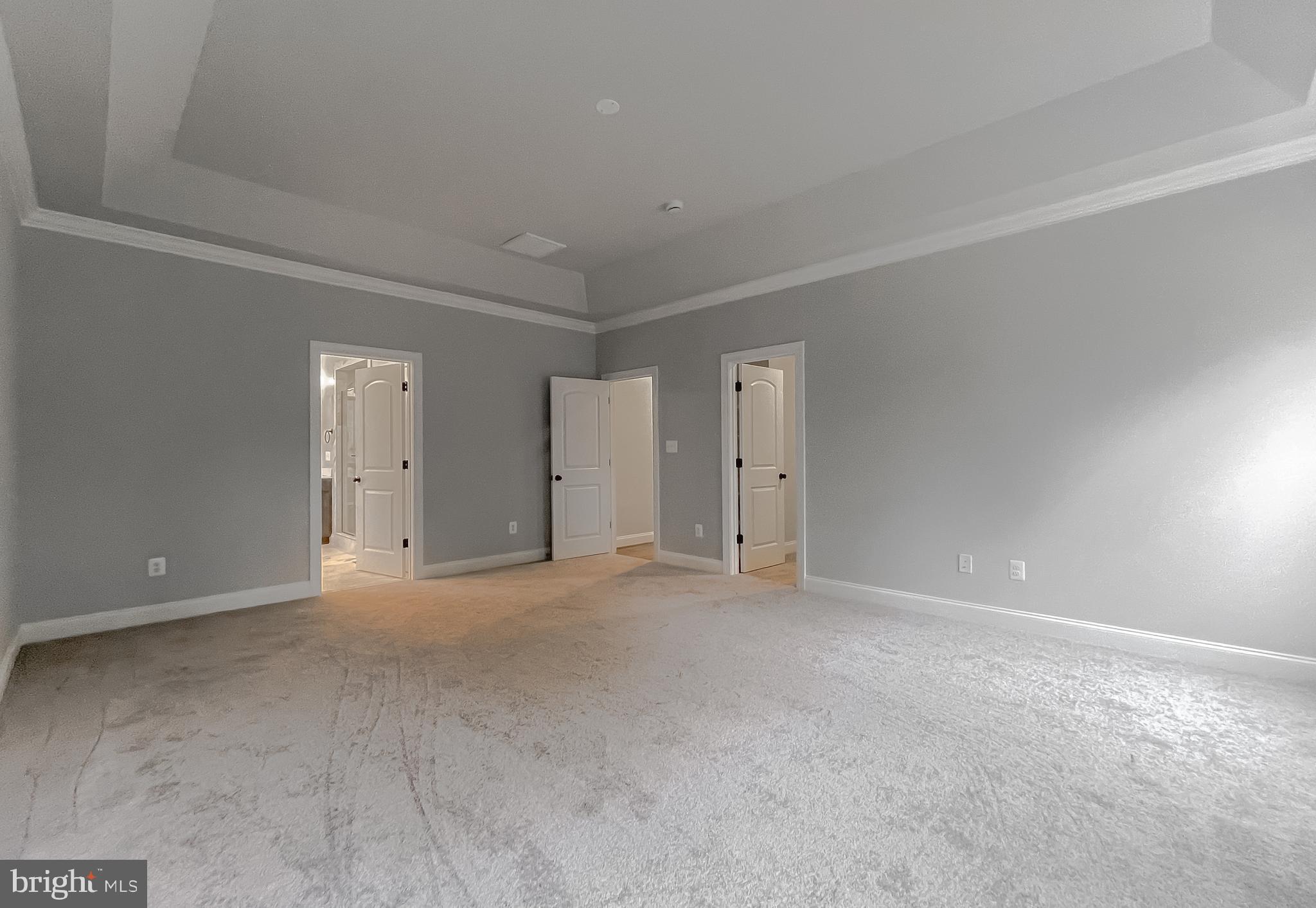 PRESIDENTIAL LAKES - Residential