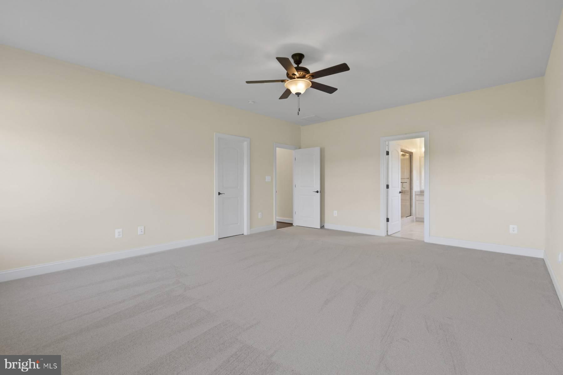 PRESIDENTIAL LAKES - Residential