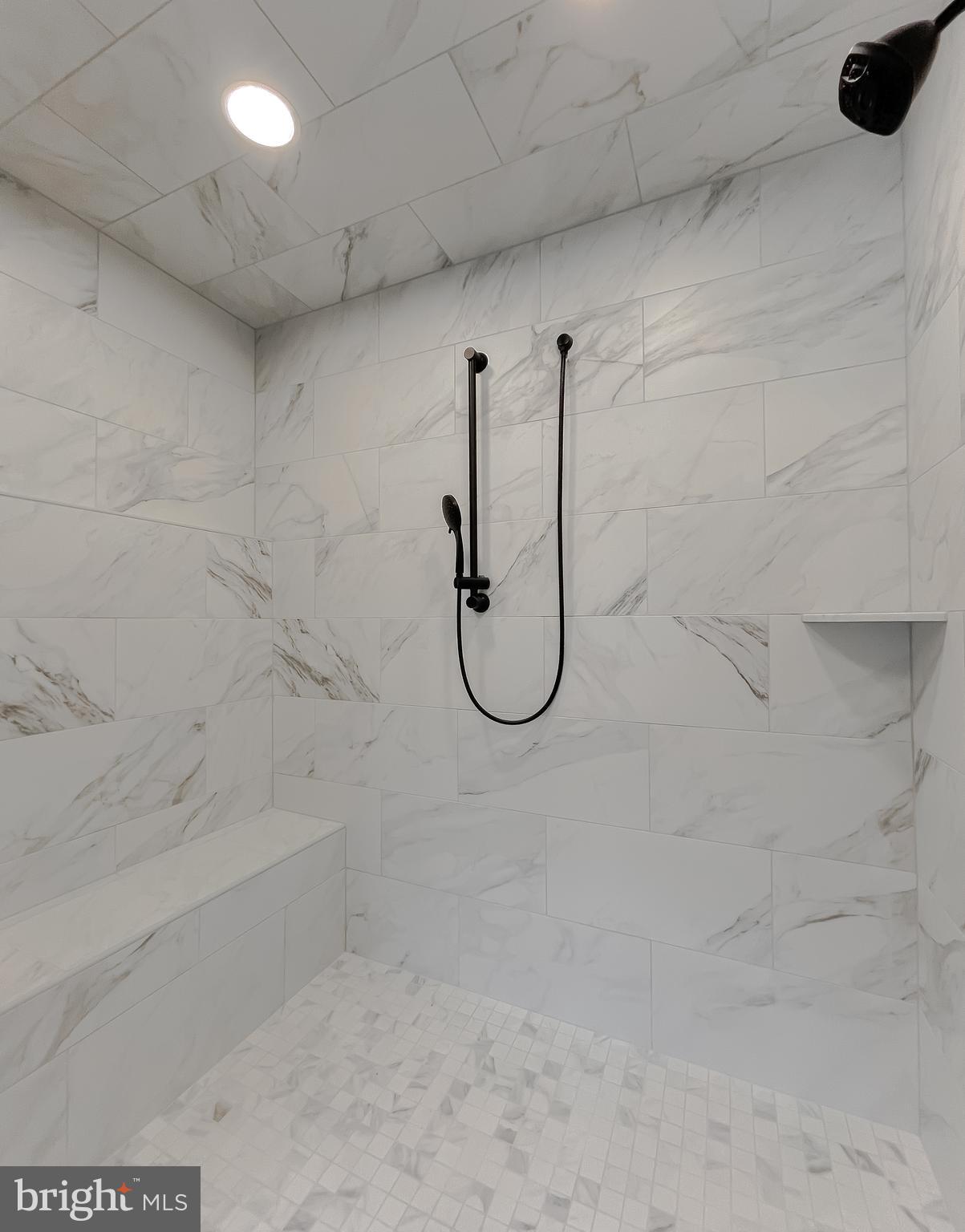 PRESIDENTIAL LAKES - Residential