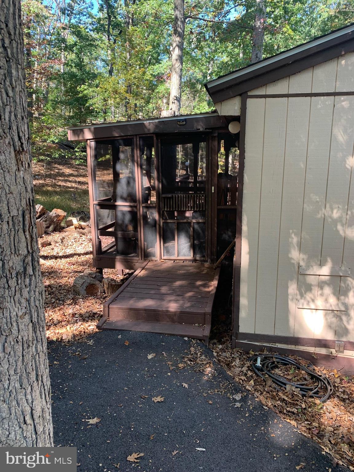 261 TUCKAHOE TRL TRAIL