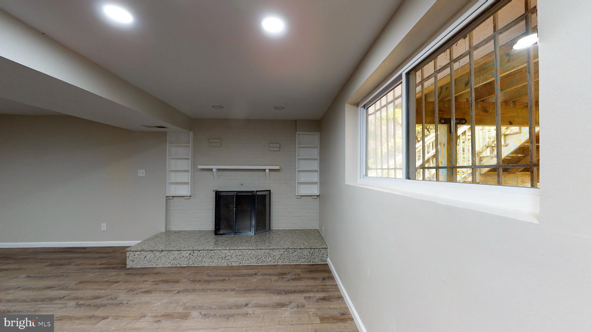 ROSE MARIE - Residential Lease