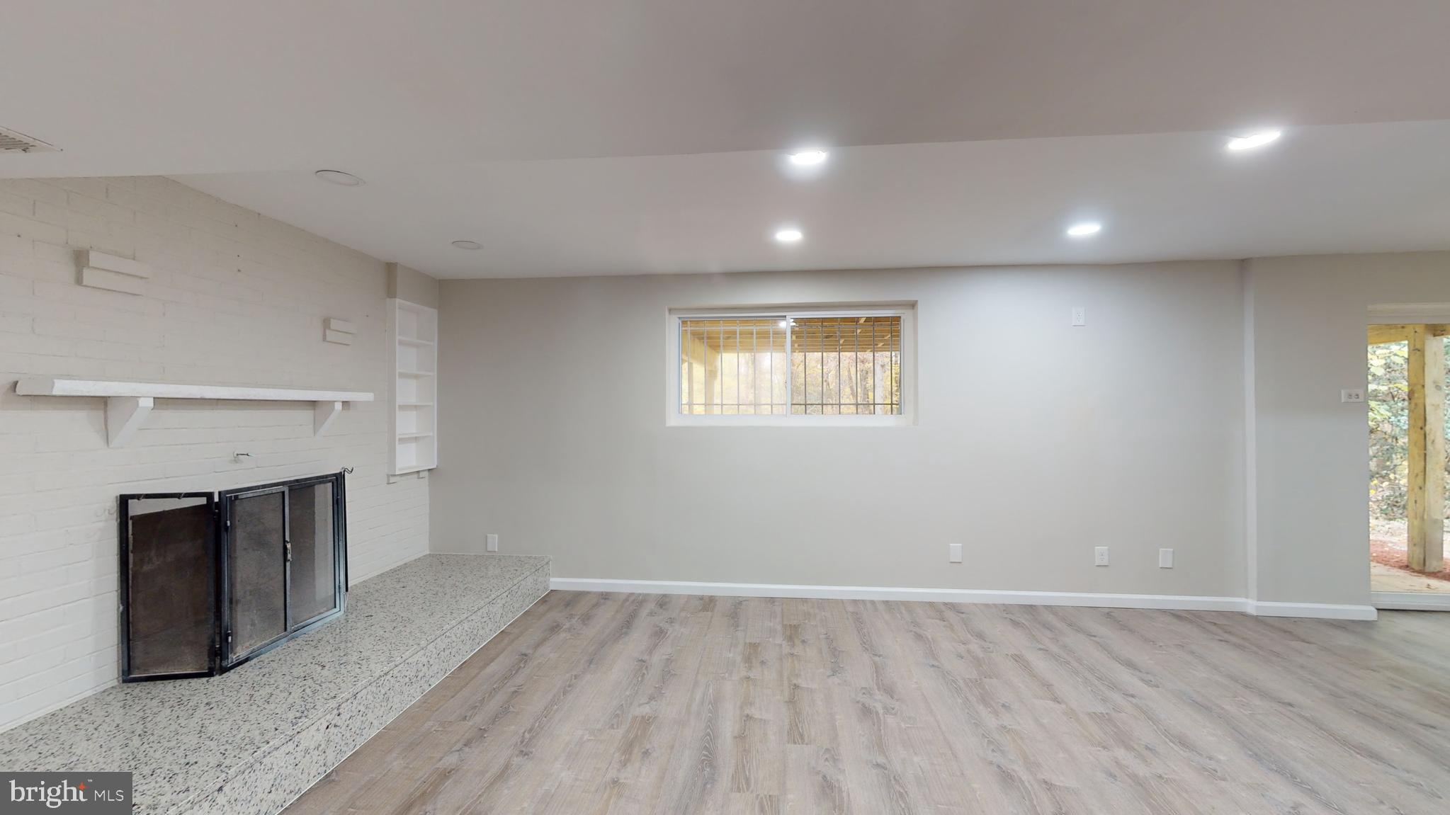 ROSE MARIE - Residential Lease