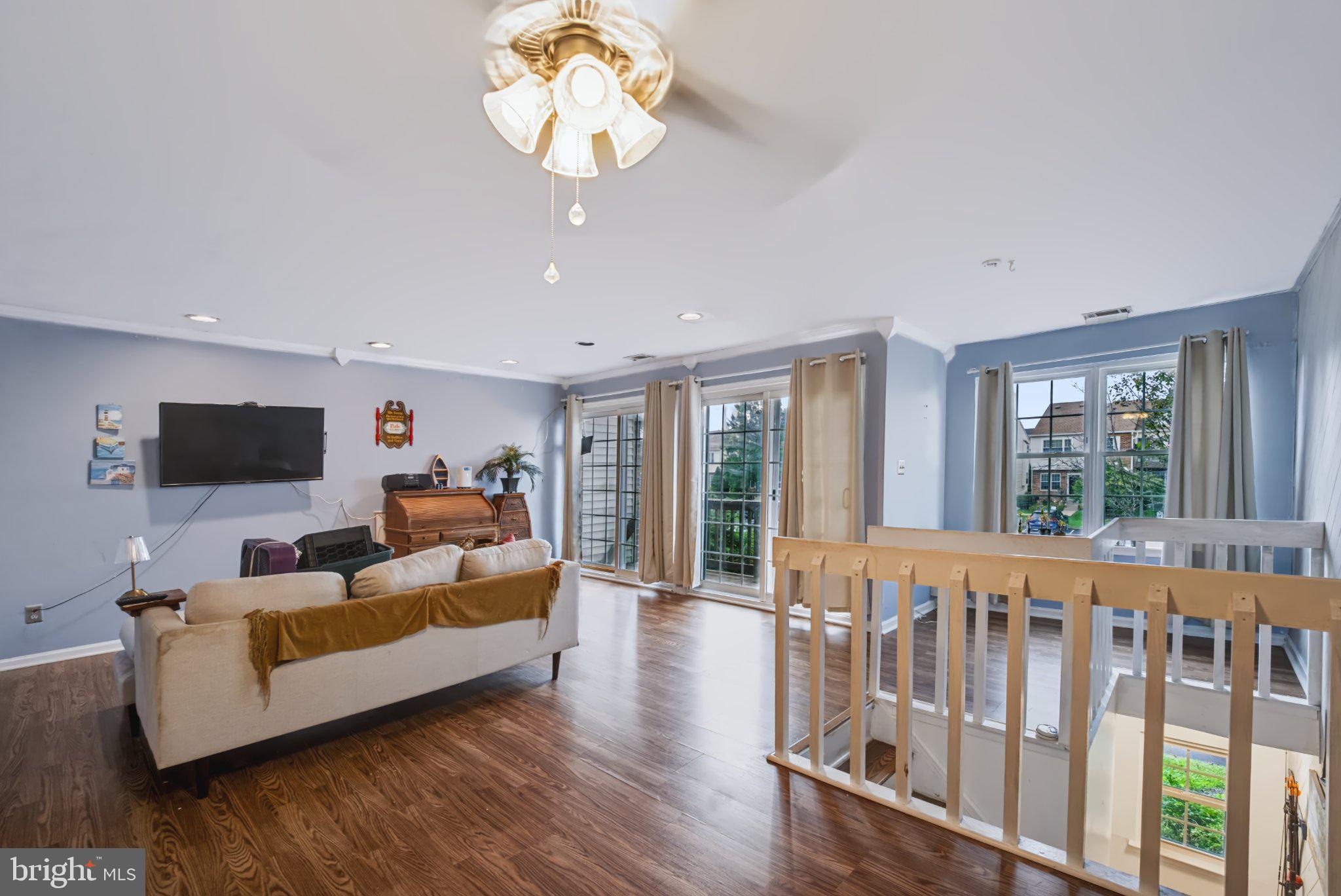 609 GLEN LANE