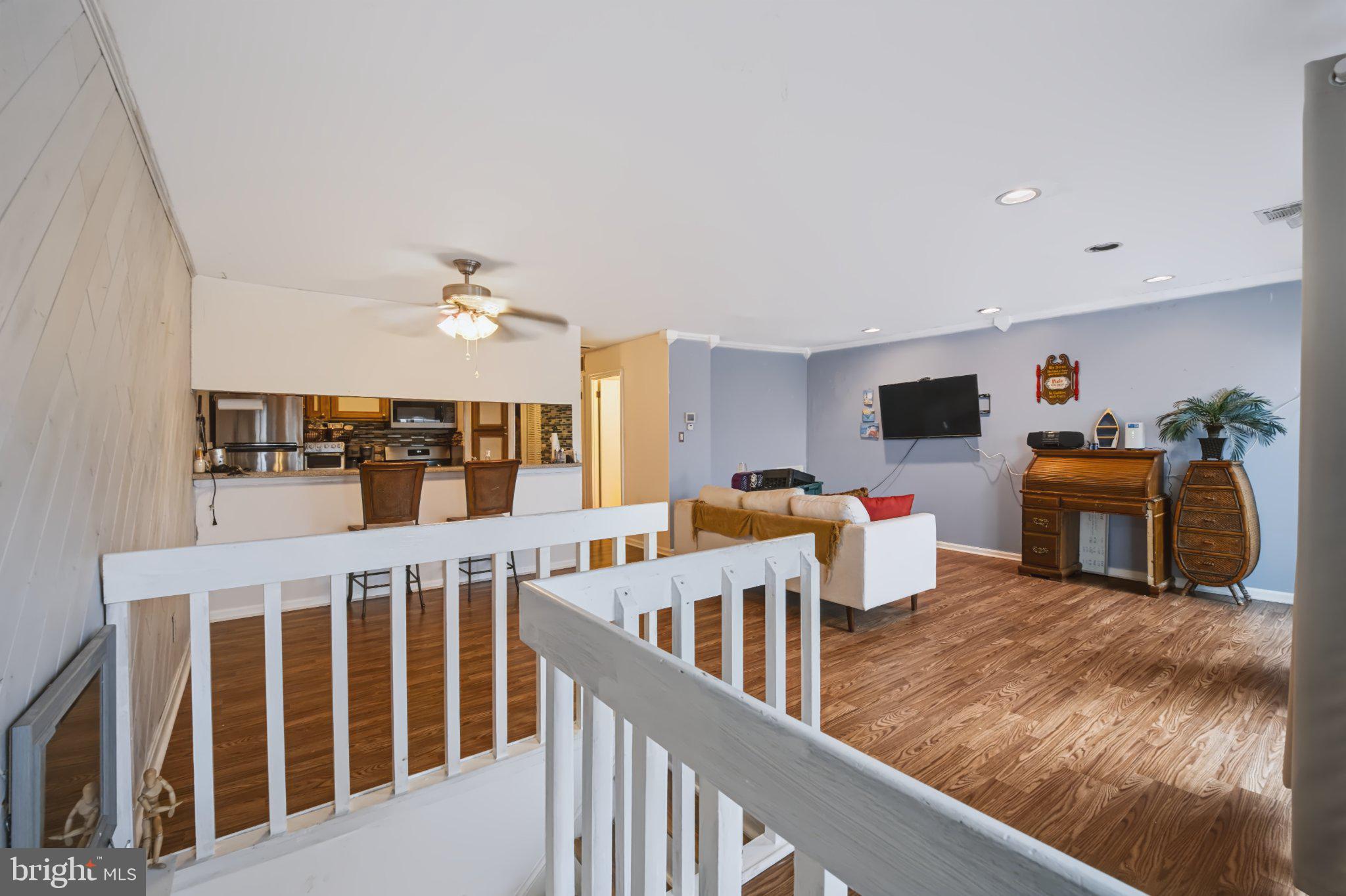 609 GLEN LANE