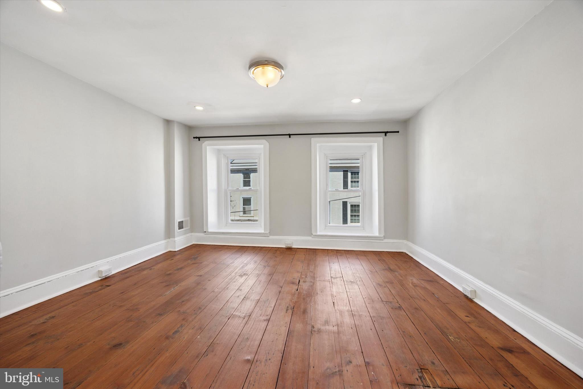 MANAYUNK - Residential Lease