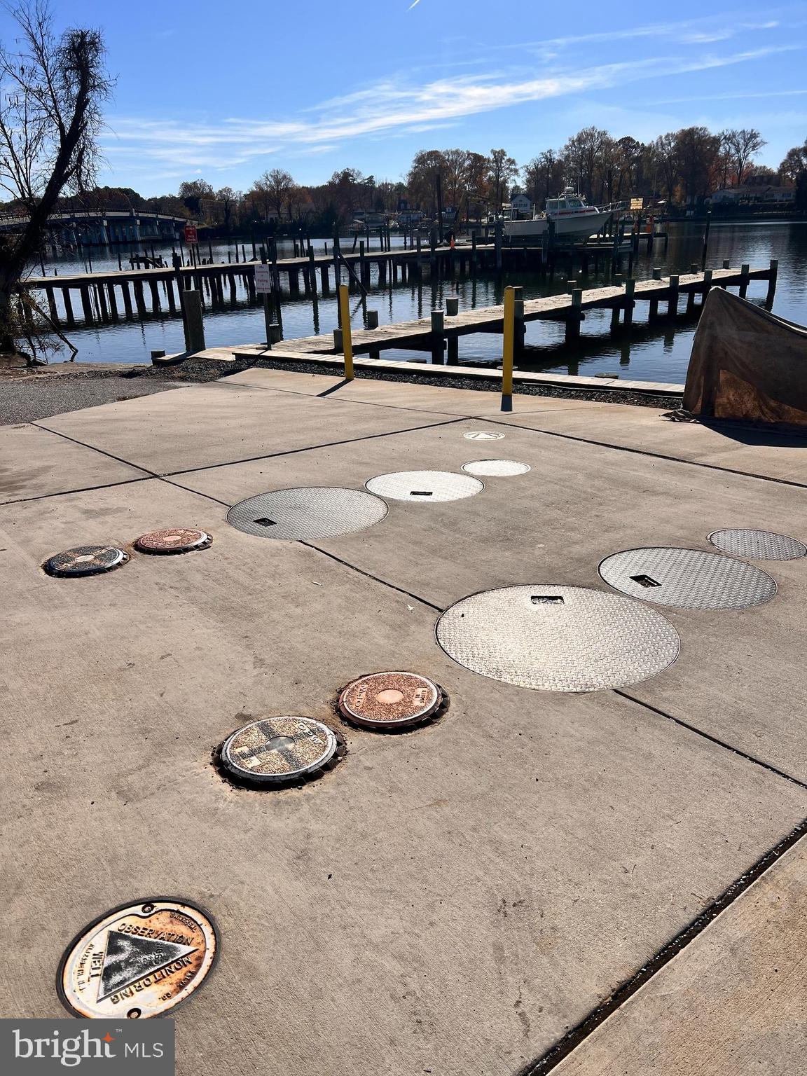 COBB ISLAND - Commercial Sale