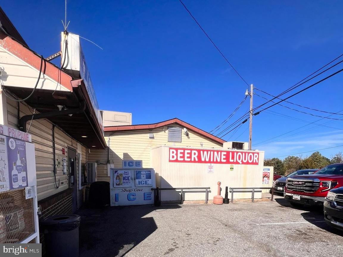 COBB ISLAND - Commercial Sale