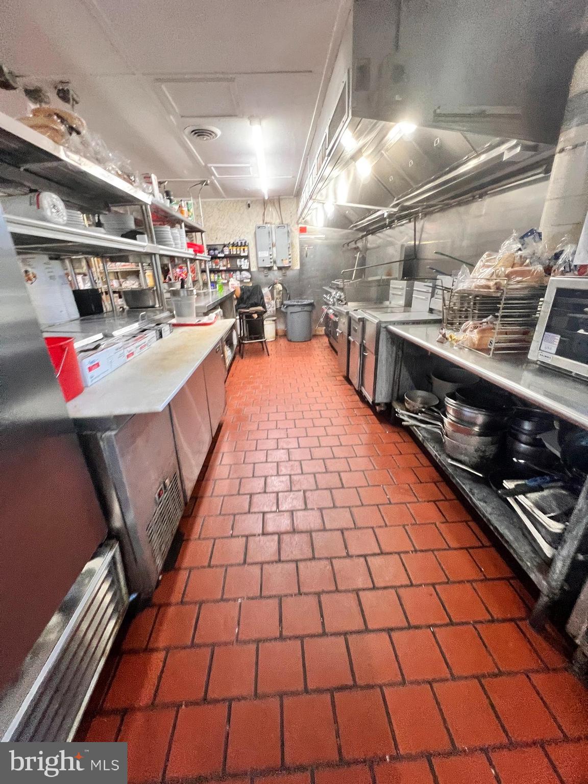 COBB ISLAND - Commercial Sale