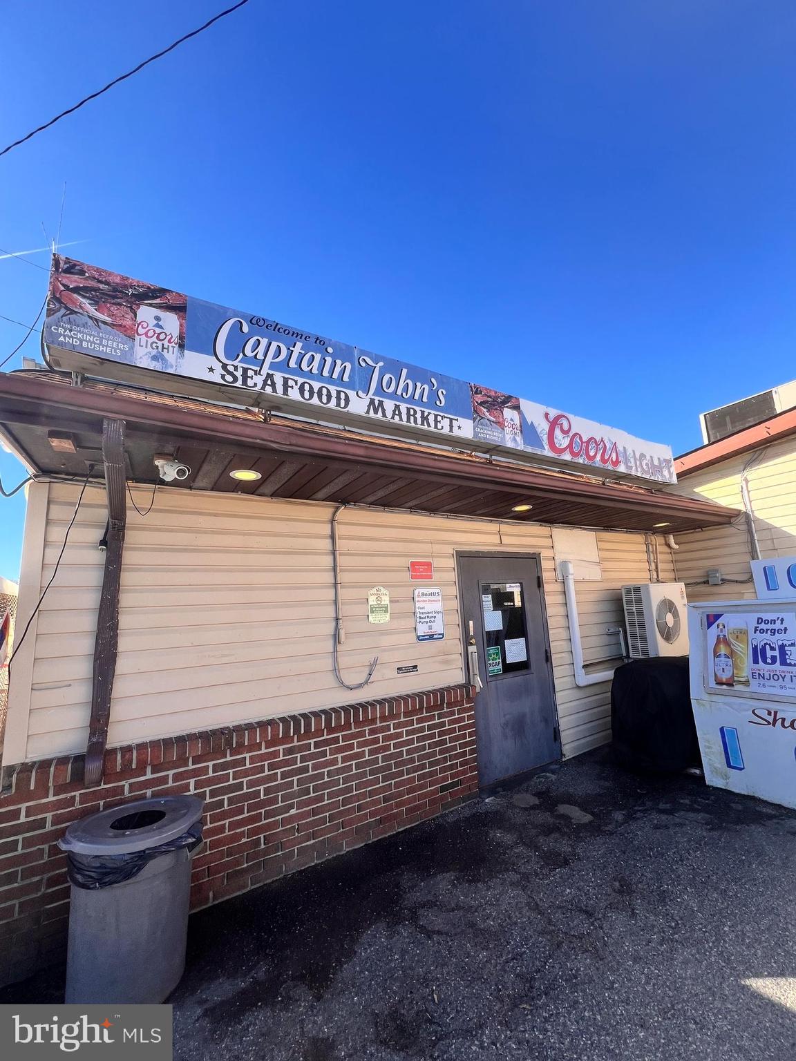 COBB ISLAND - Commercial Sale
