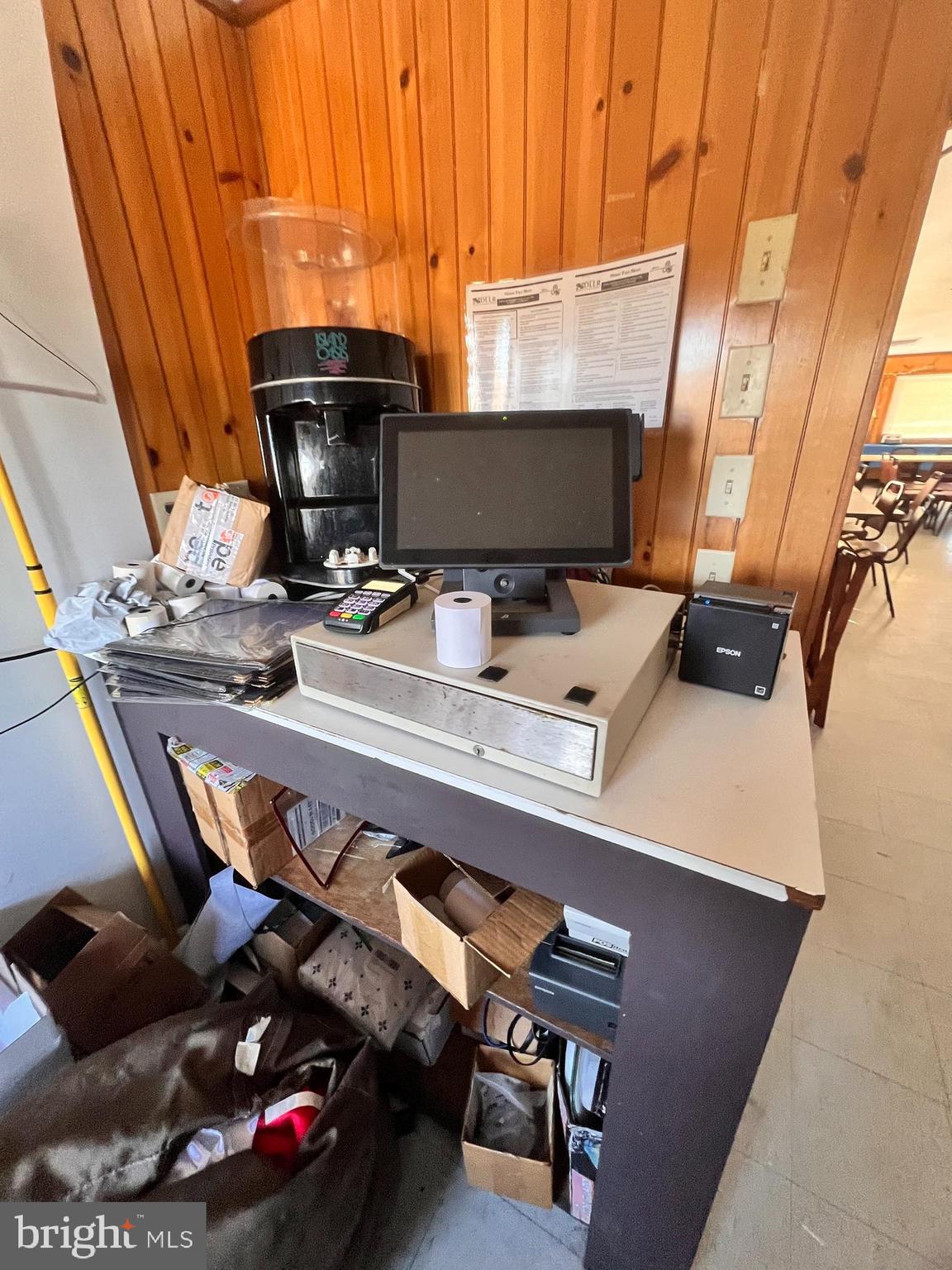 COBB ISLAND - Commercial Sale