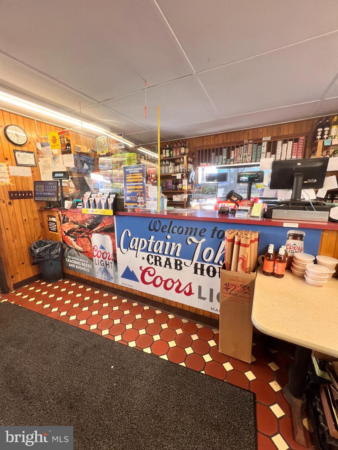 COBB ISLAND - Commercial Sale