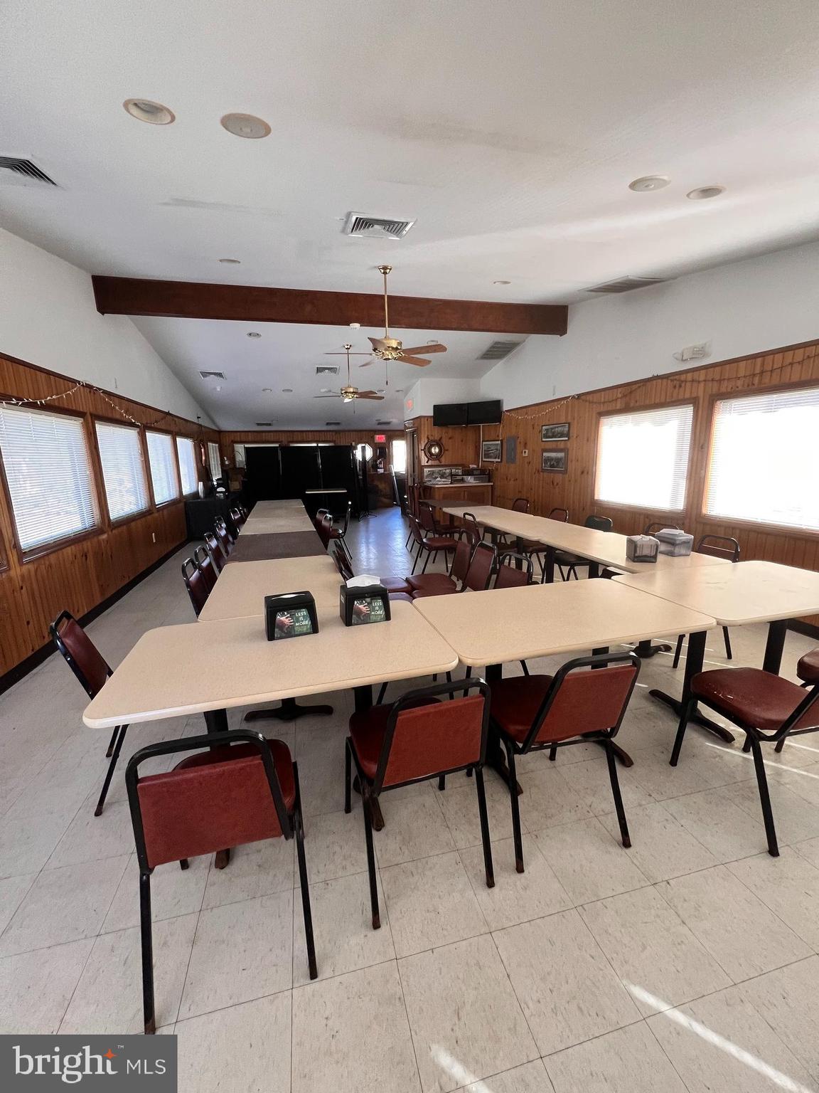 COBB ISLAND - Commercial Sale