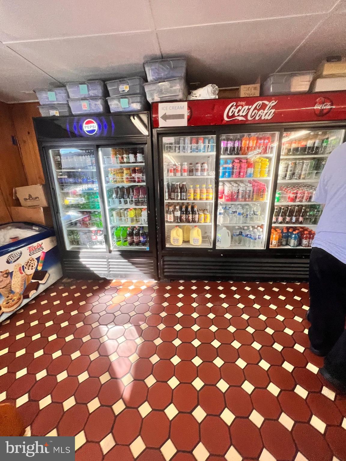 COBB ISLAND - Commercial Sale