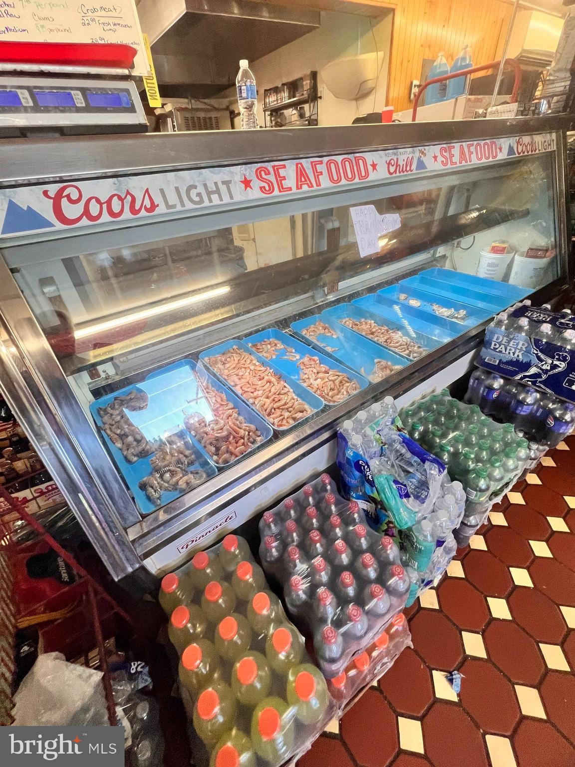 COBB ISLAND - Commercial Sale