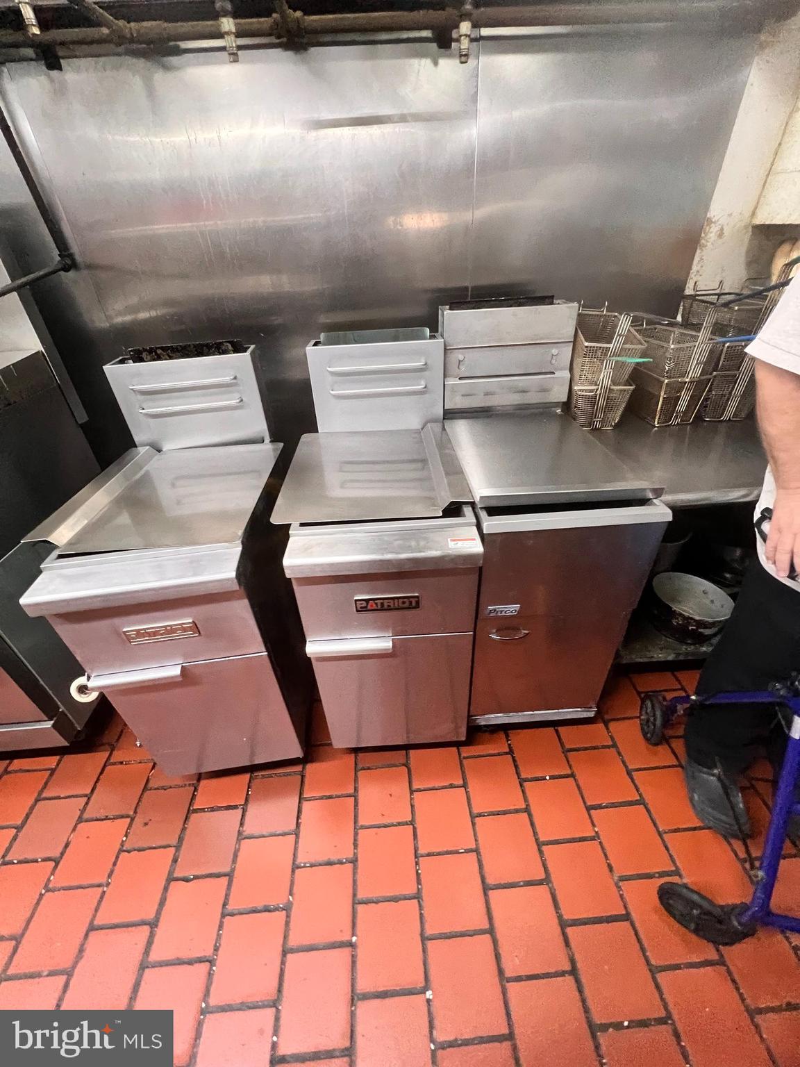 COBB ISLAND - Commercial Sale