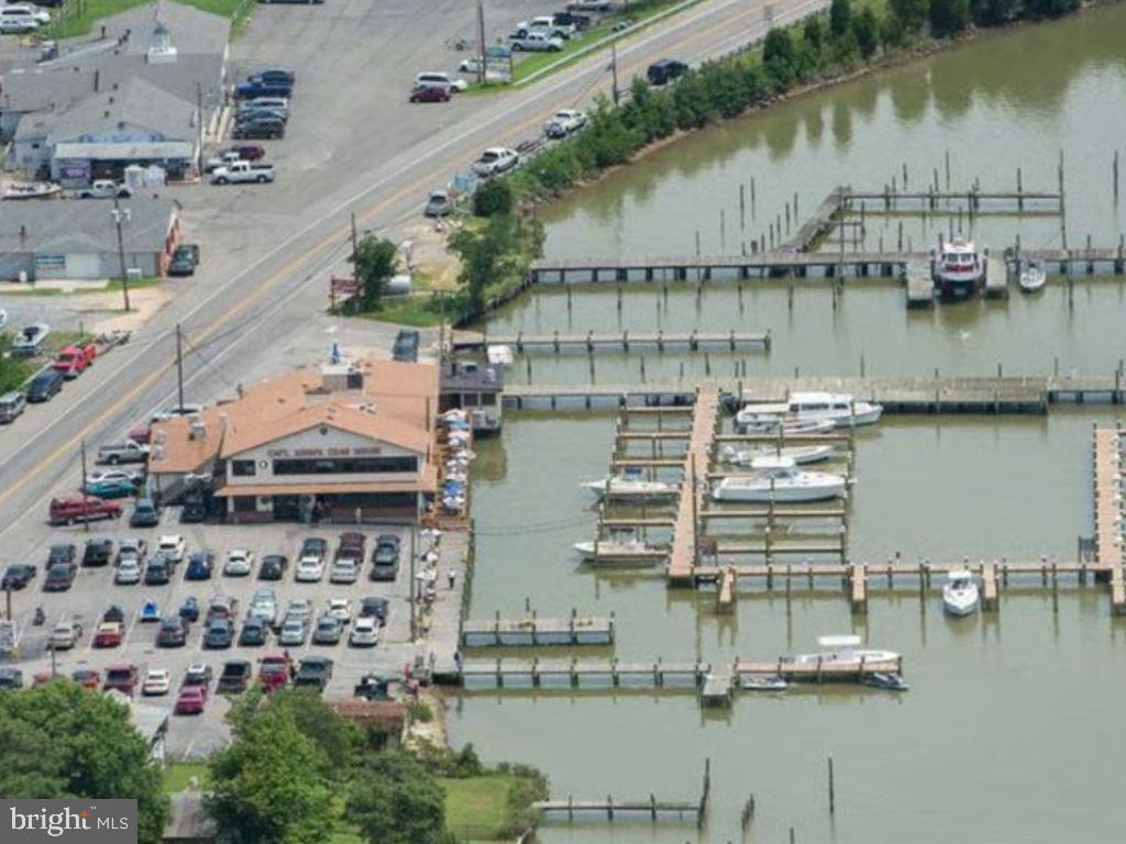 COBB ISLAND - Commercial Sale