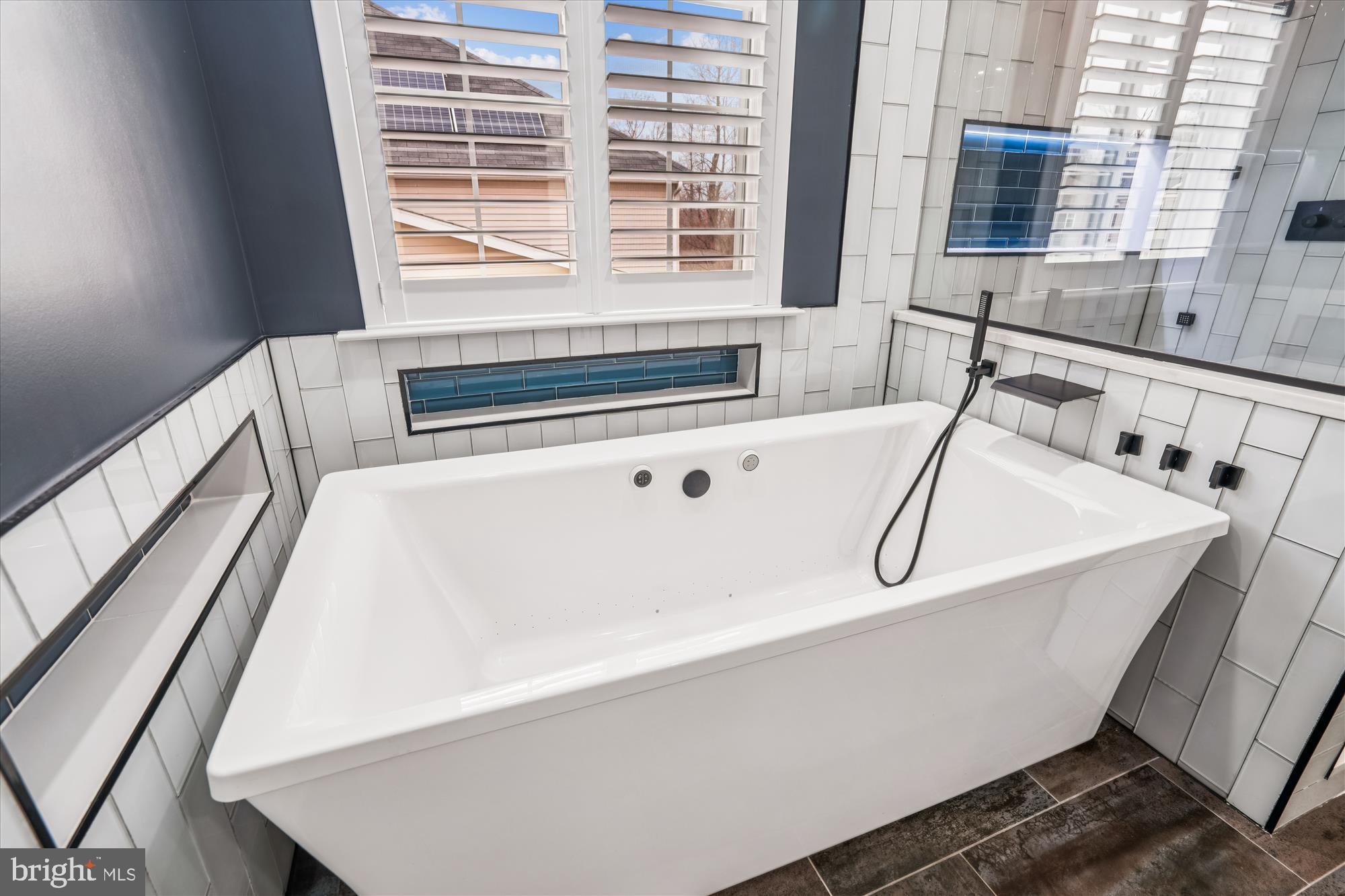 LEIGHLAND MEADOWS - Residential