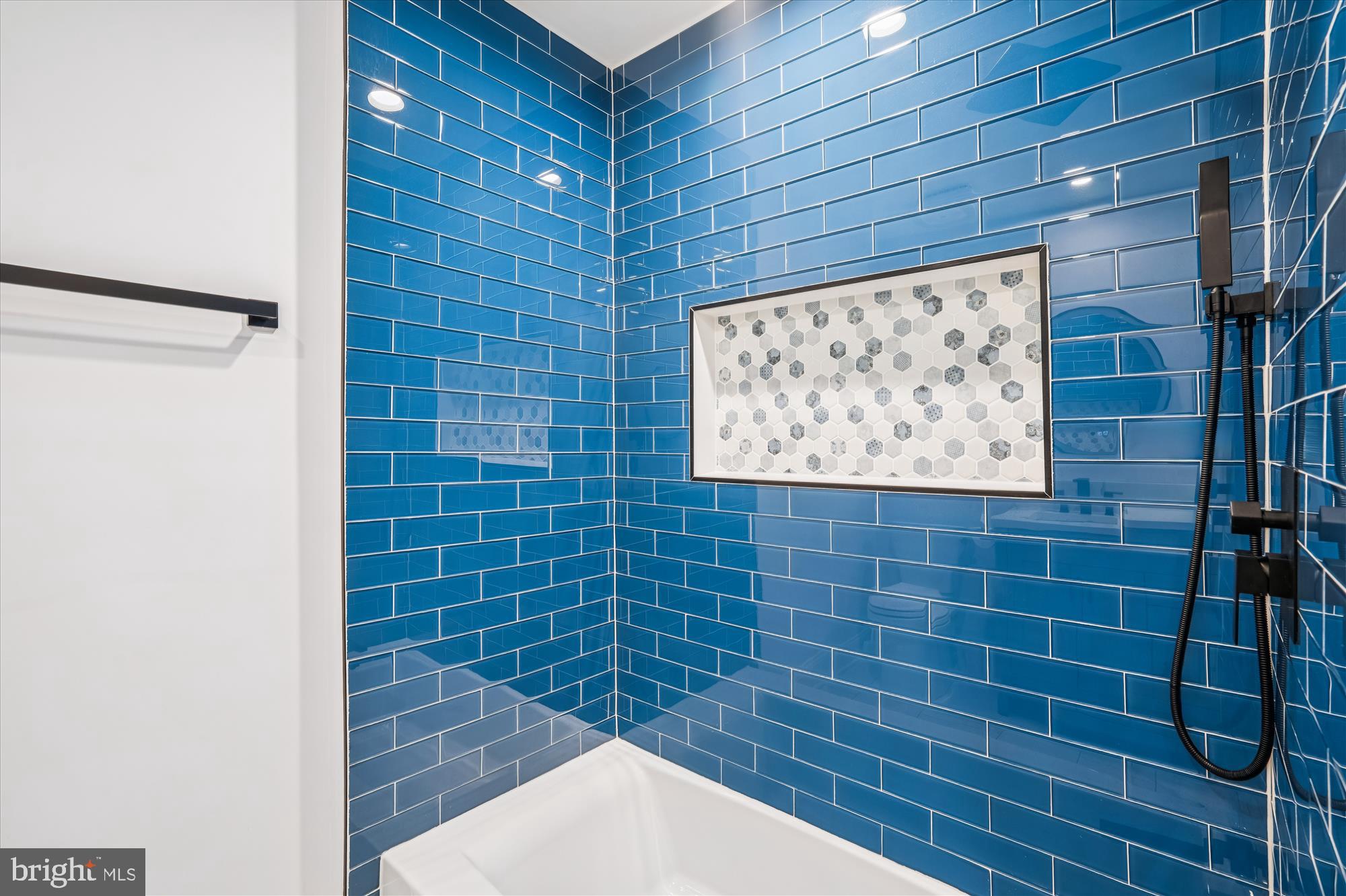 LEIGHLAND MEADOWS - Residential