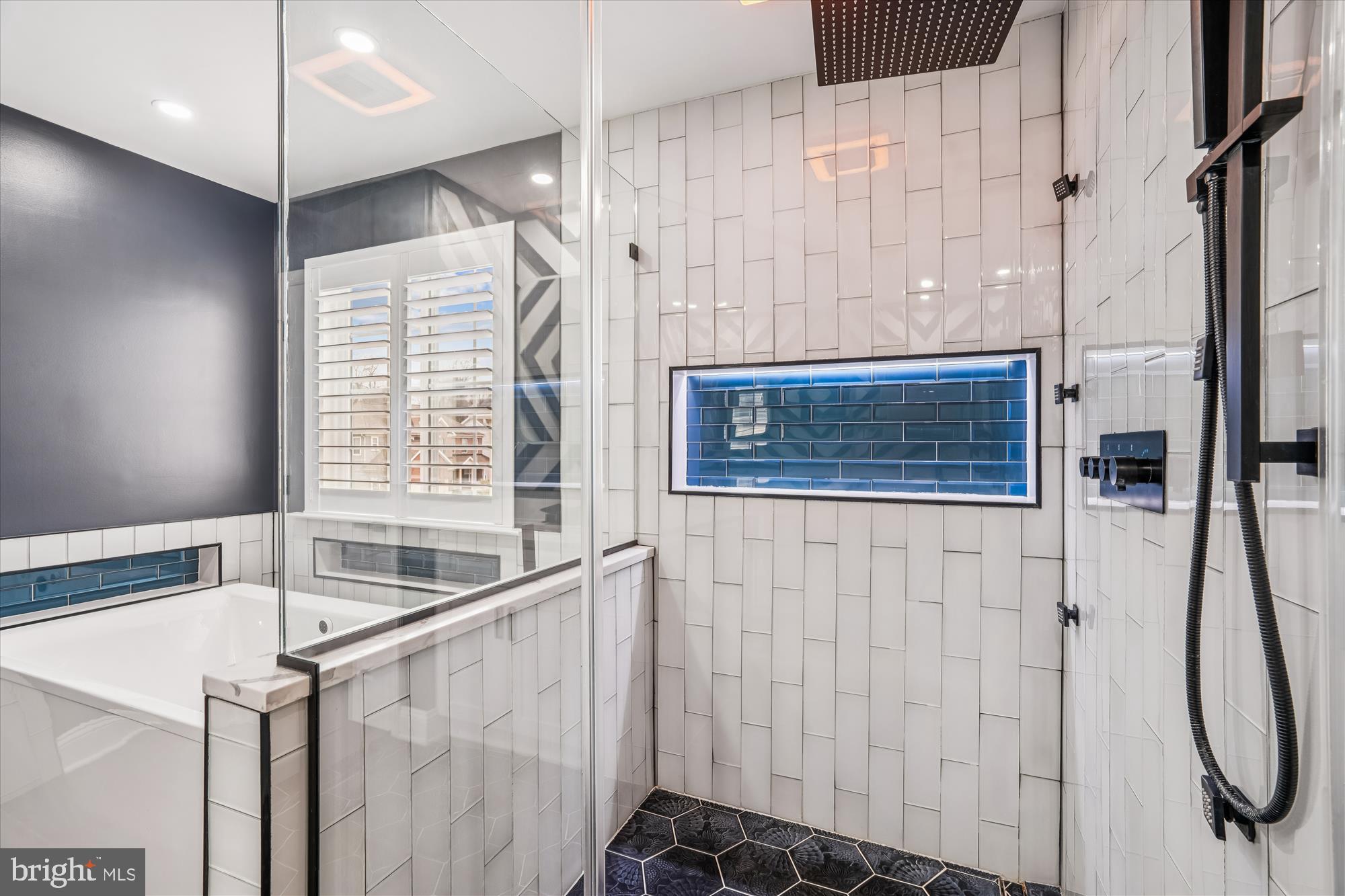 LEIGHLAND MEADOWS - Residential