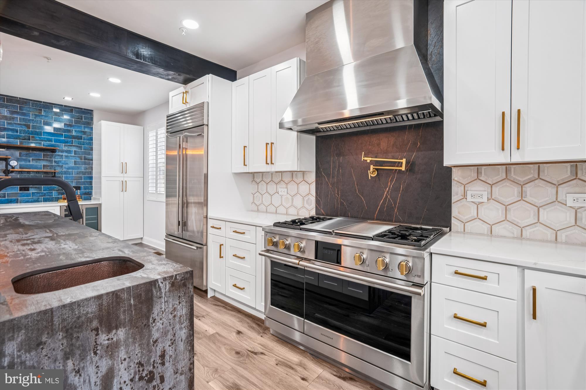 LEIGHLAND MEADOWS - Residential