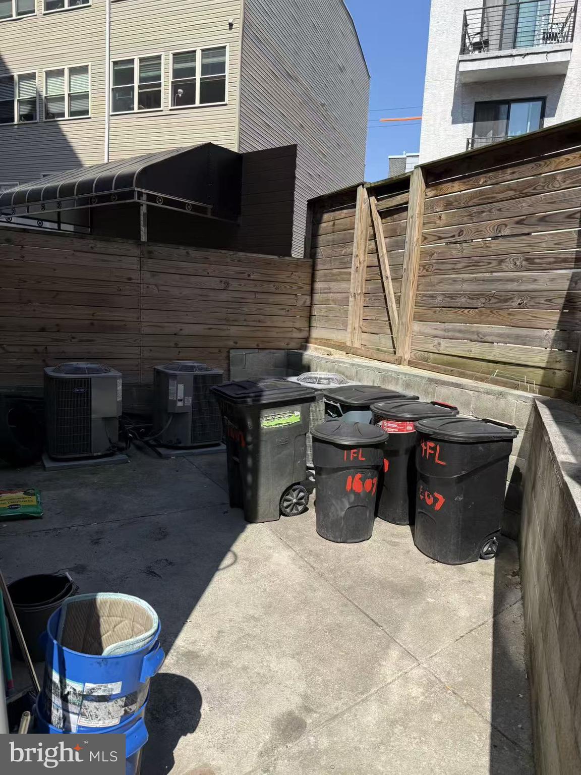 1607 RIDGE AVENUE