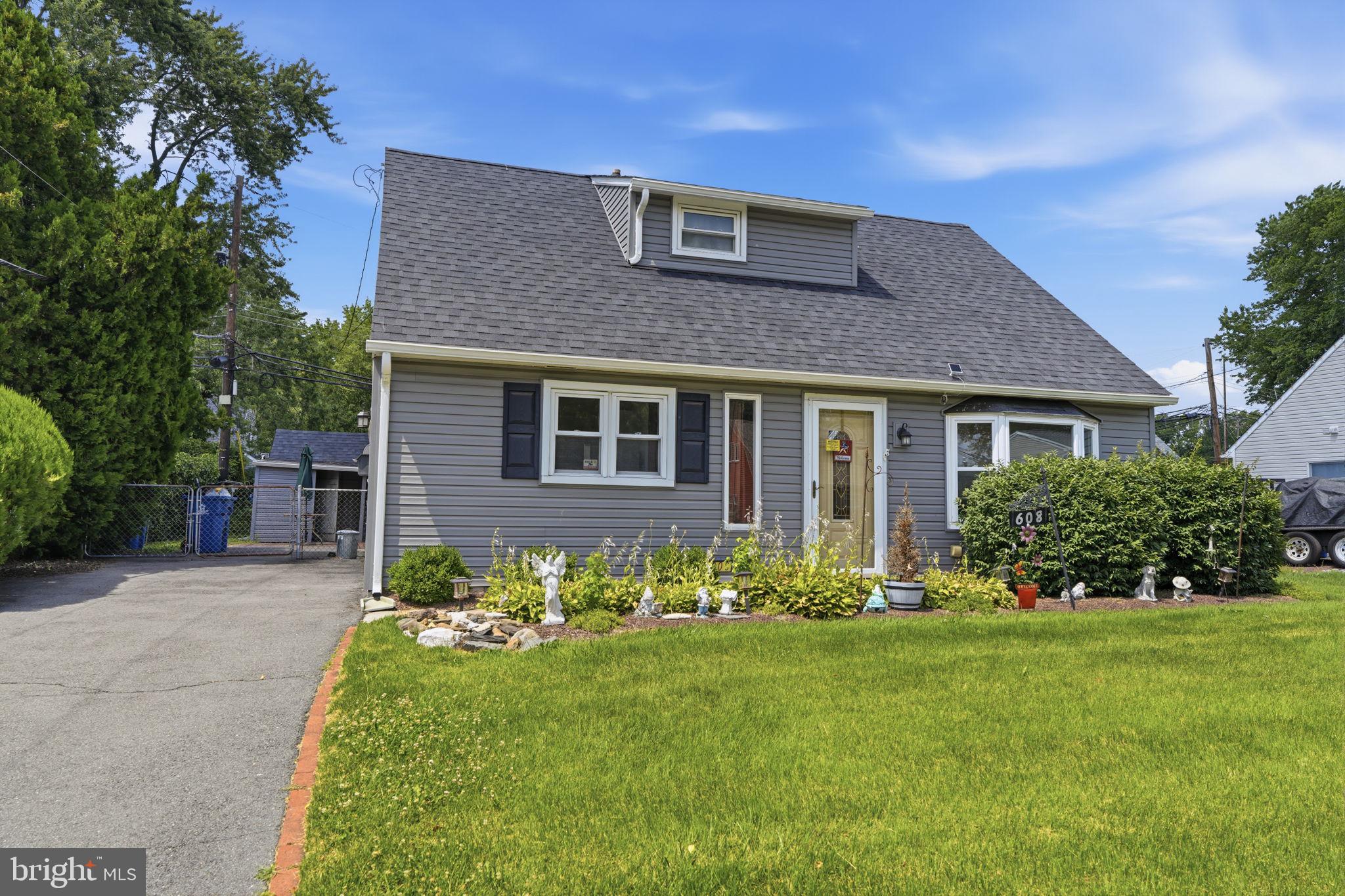 608 BENTON LANE