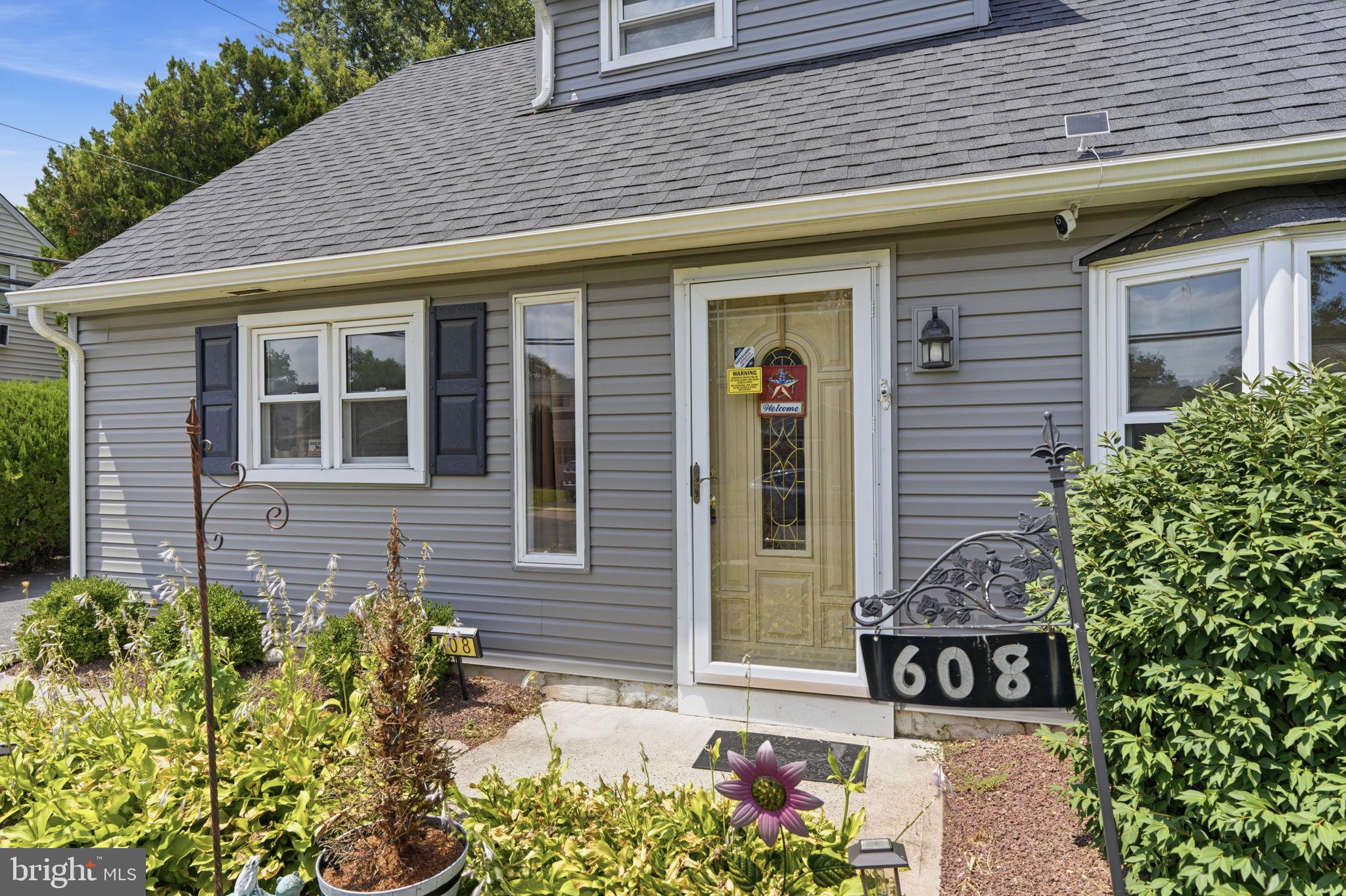 608 BENTON LANE