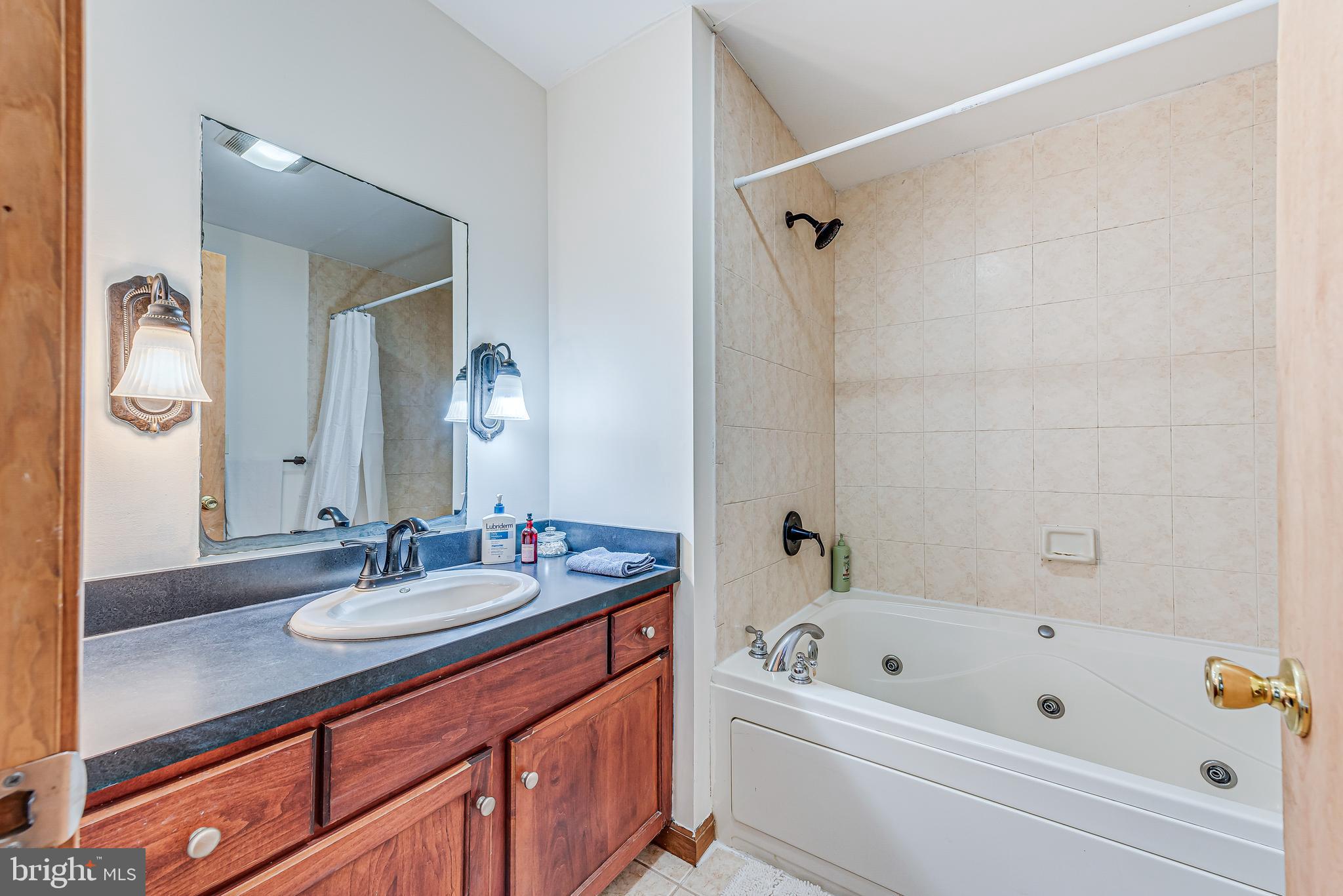 POCONO FARMS EAST - Residential