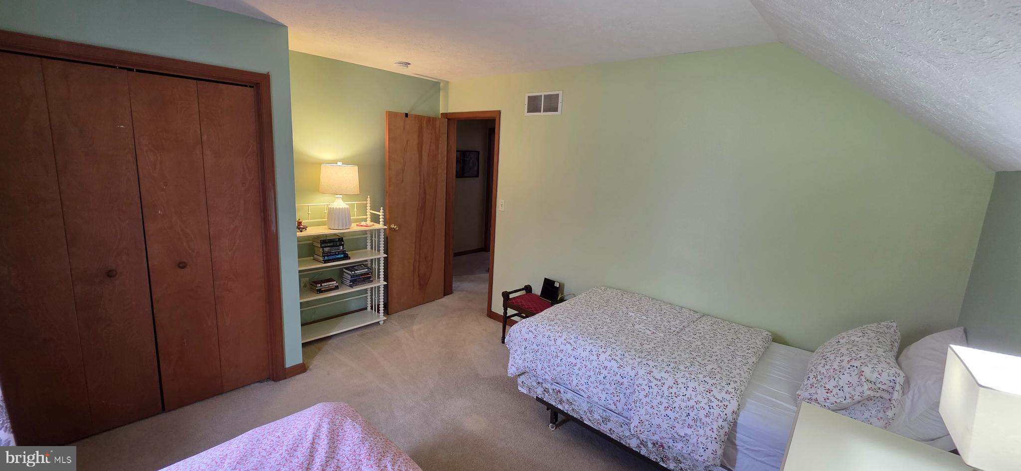POCONO FARMS EAST - Residential
