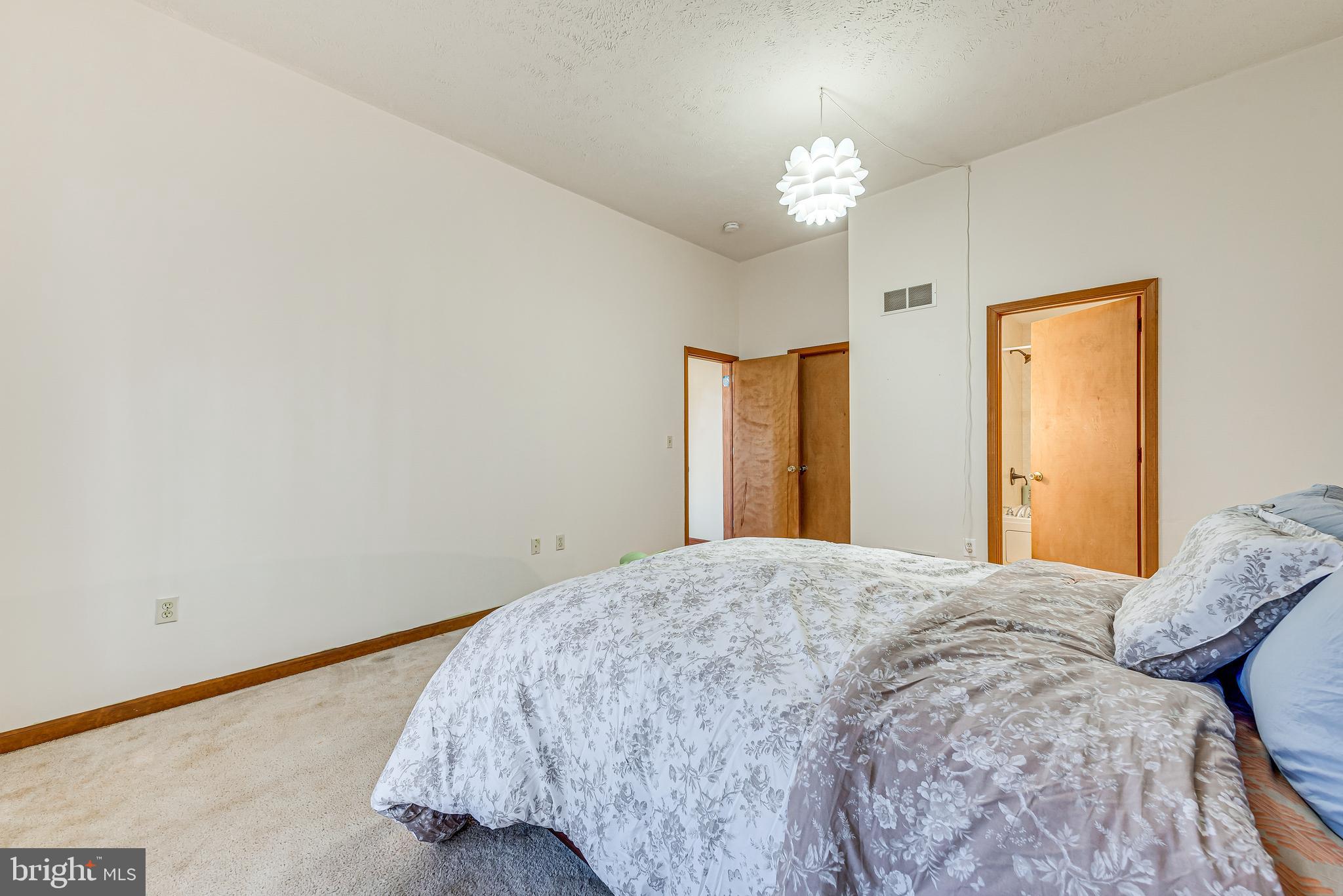POCONO FARMS EAST - Residential