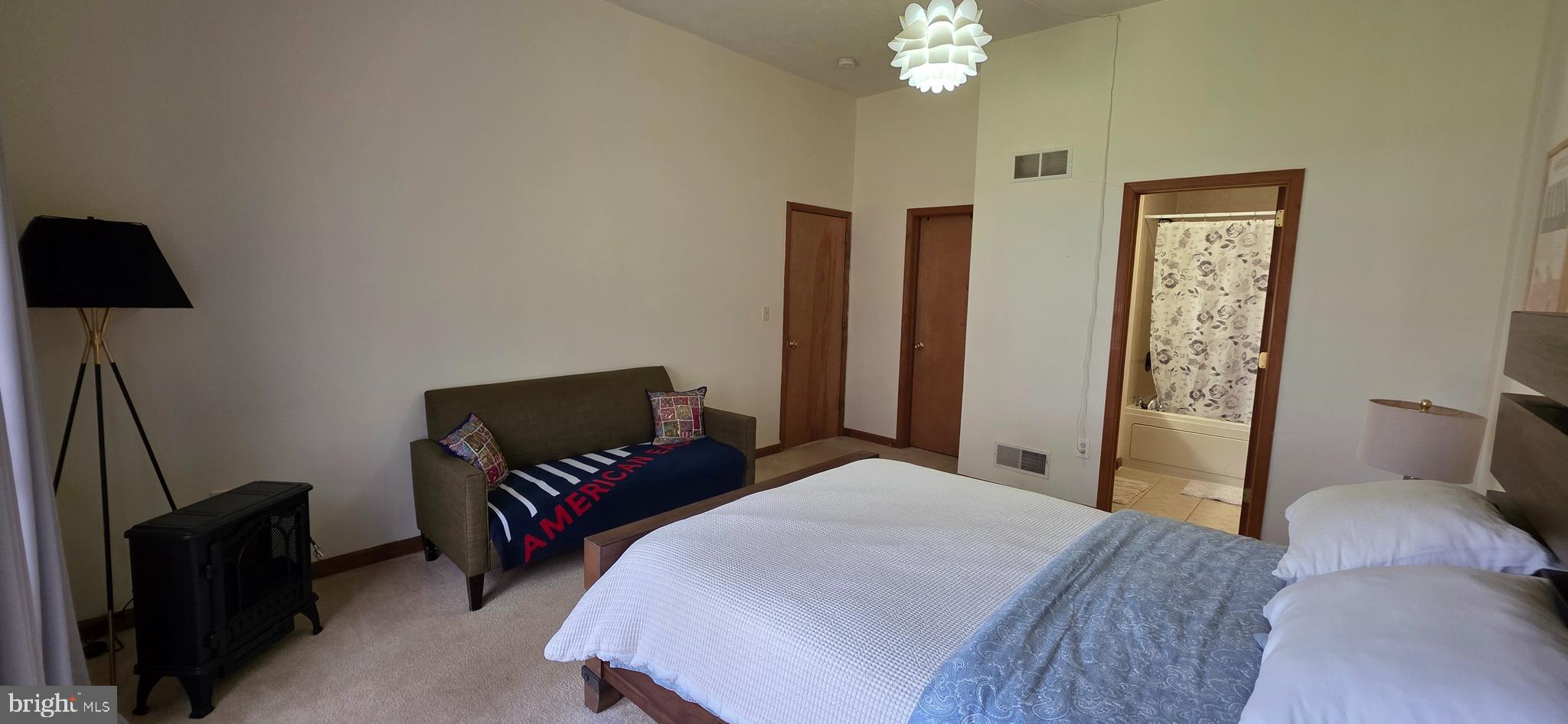 POCONO FARMS EAST - Residential