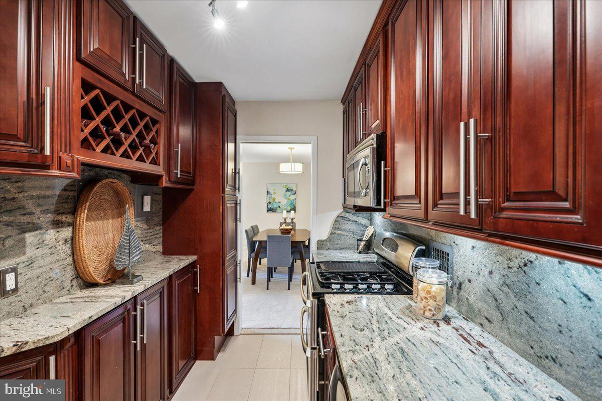 CHEVY CHASE VILLAGE - Residential