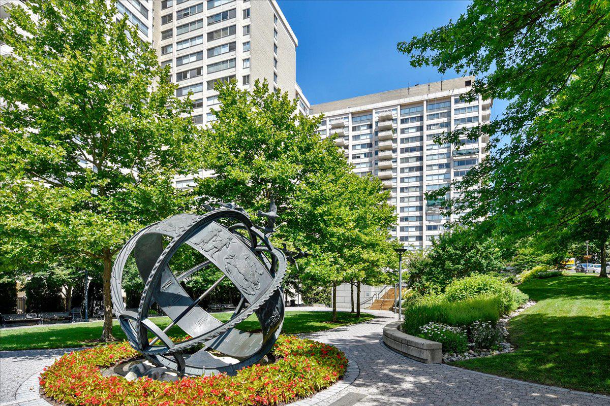 CHEVY CHASE VILLAGE - Residential