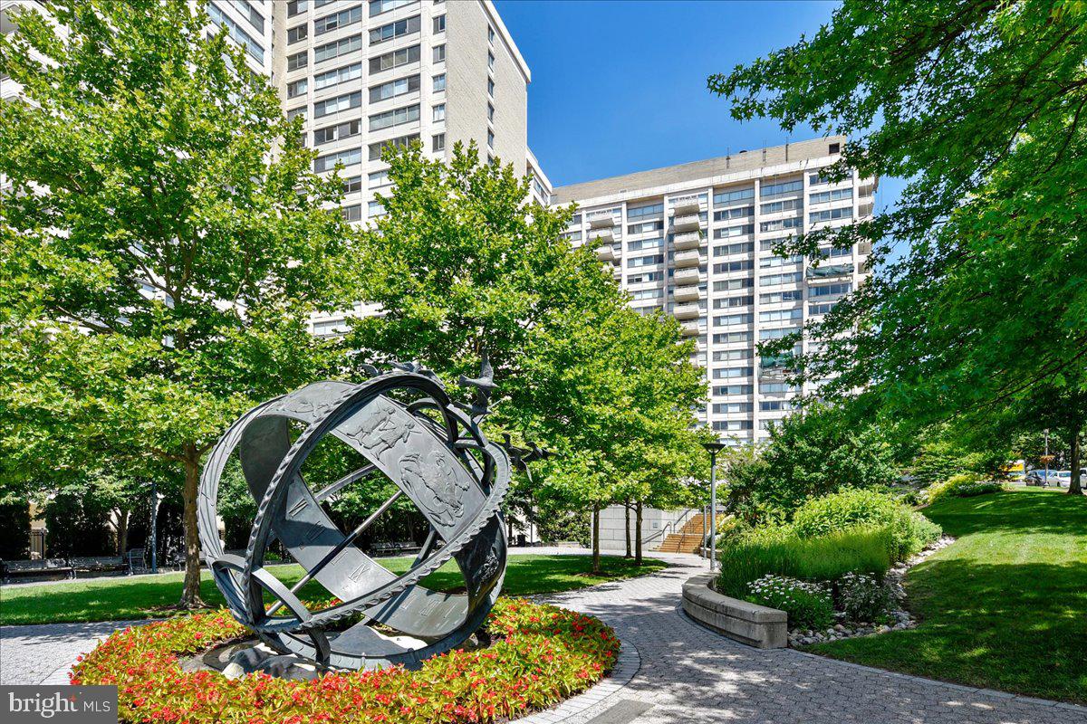 CHEVY CHASE VILLAGE - Residential